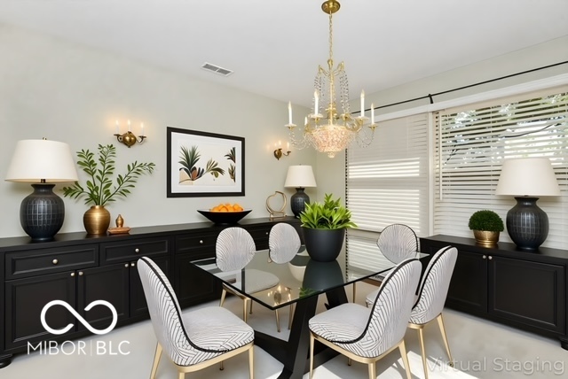 905 E Greyhound Pass