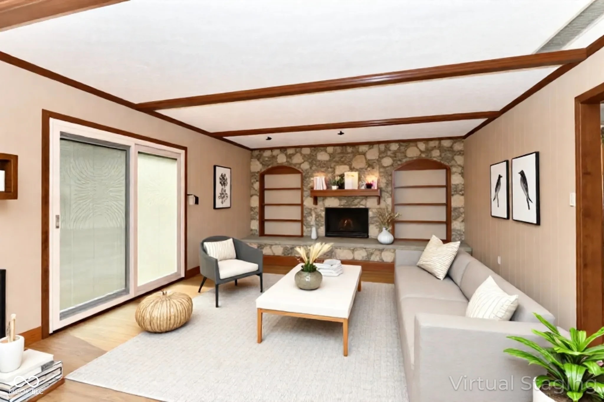 905 E Greyhound Pass