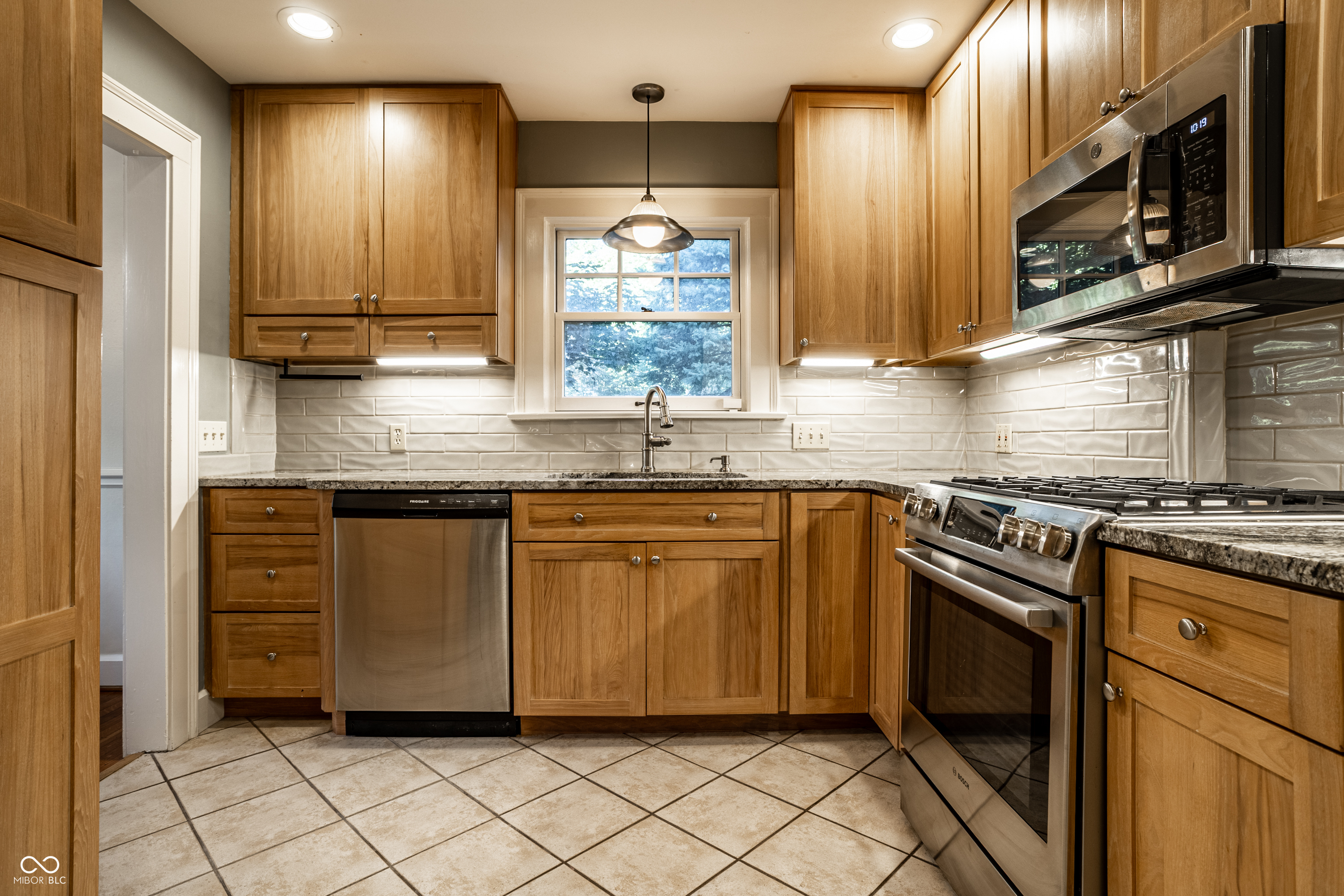 4728 N Kenwood Avenue