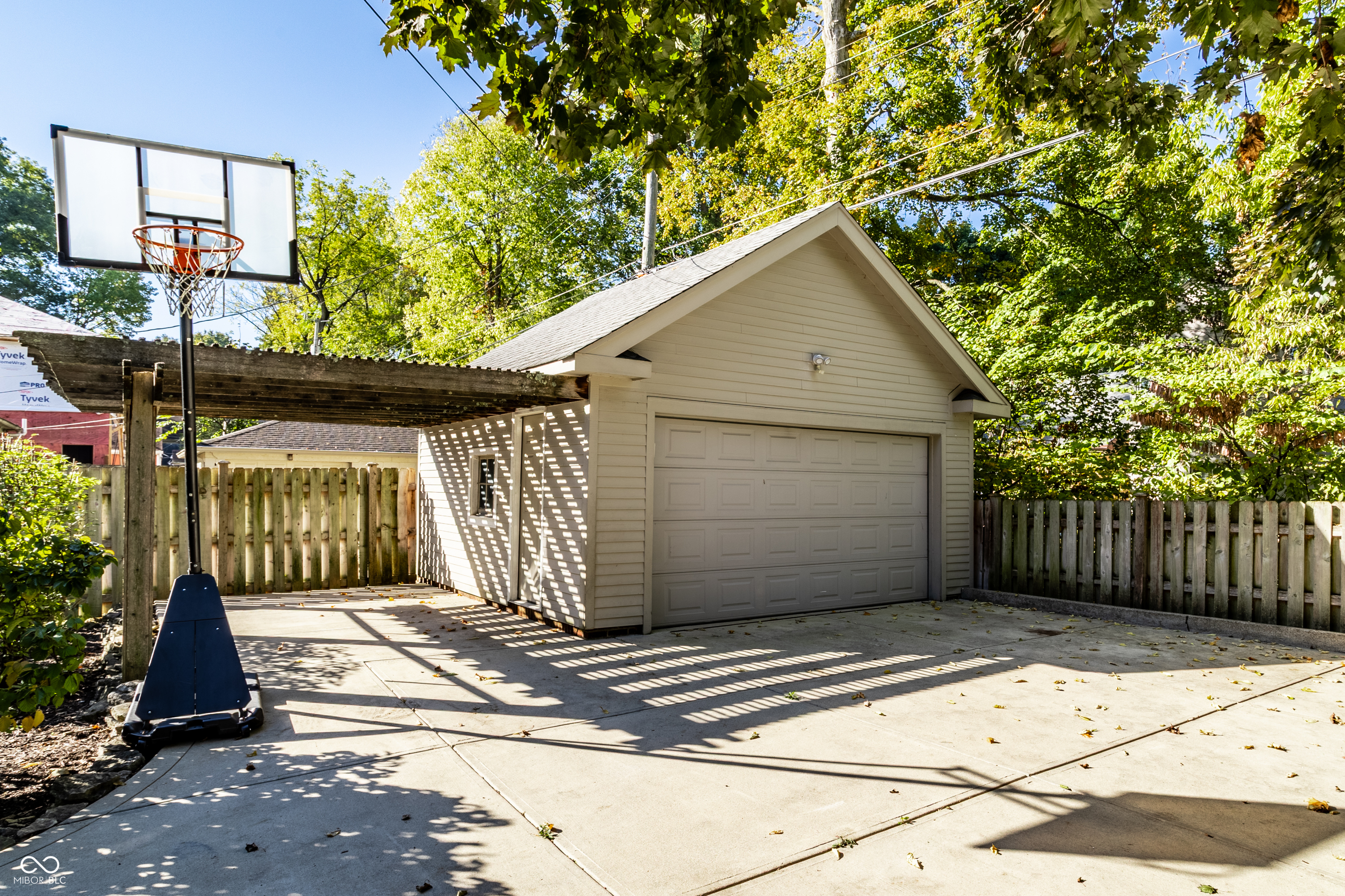 4728 N Kenwood Avenue