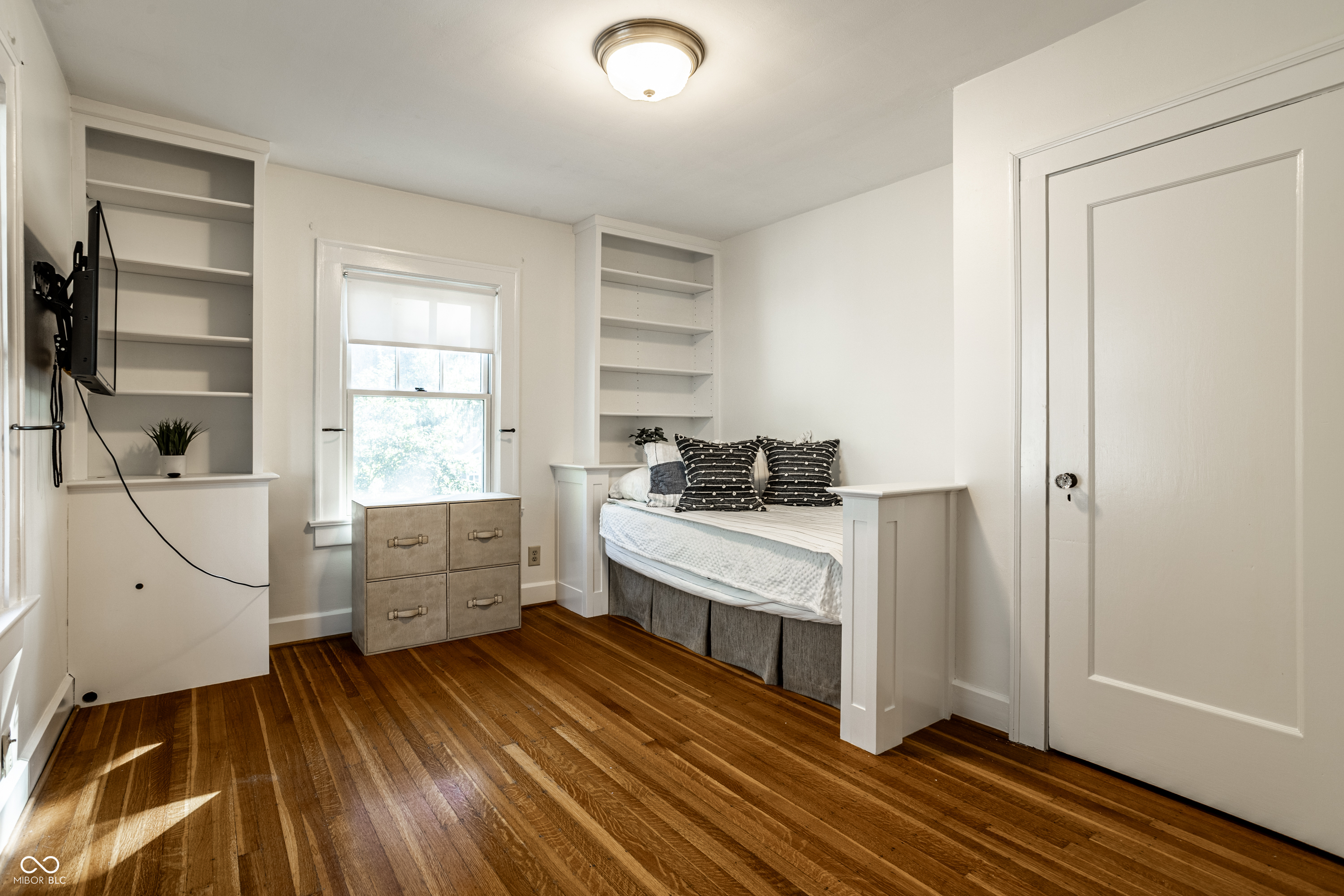 4728 N Kenwood Avenue