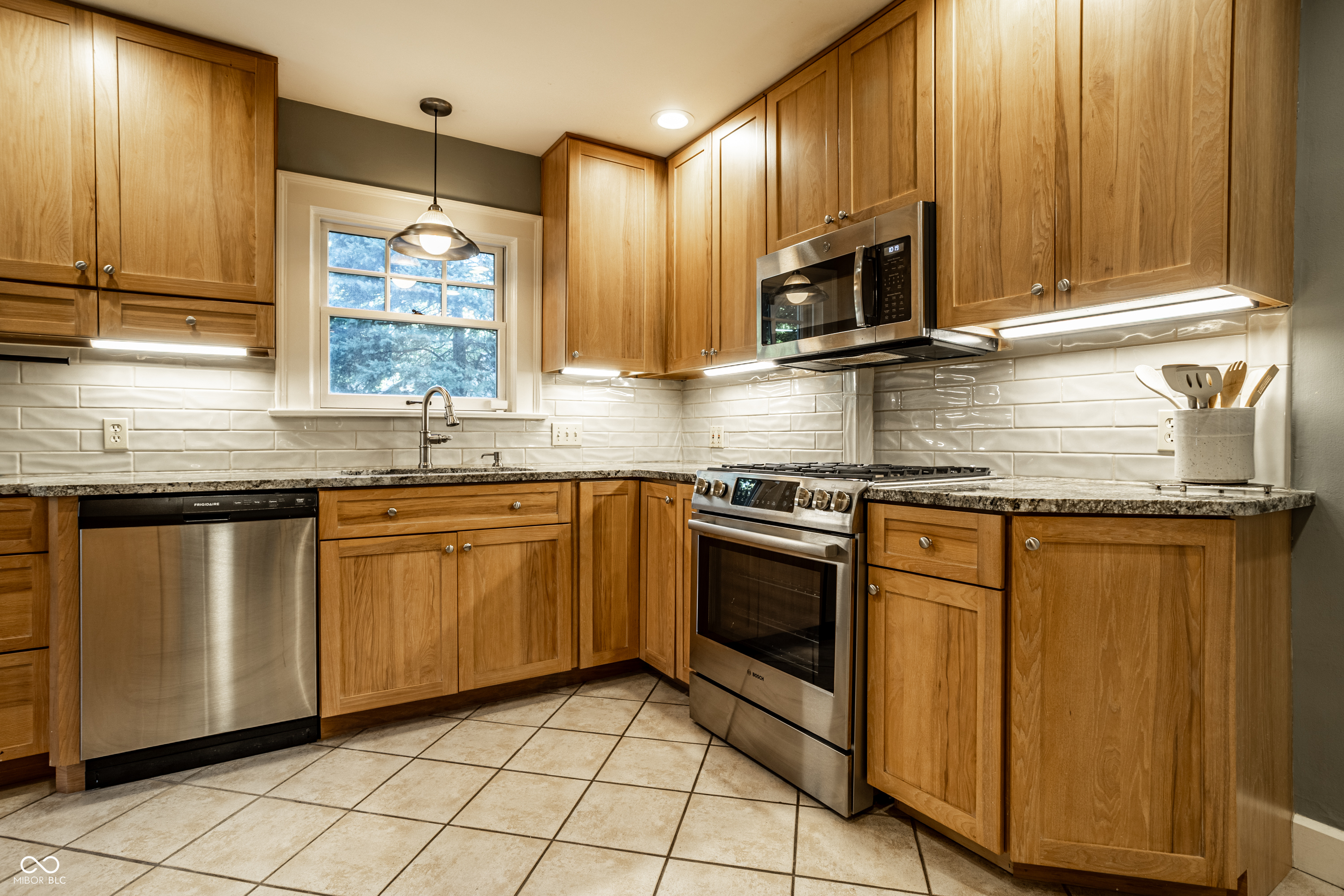 4728 N Kenwood Avenue