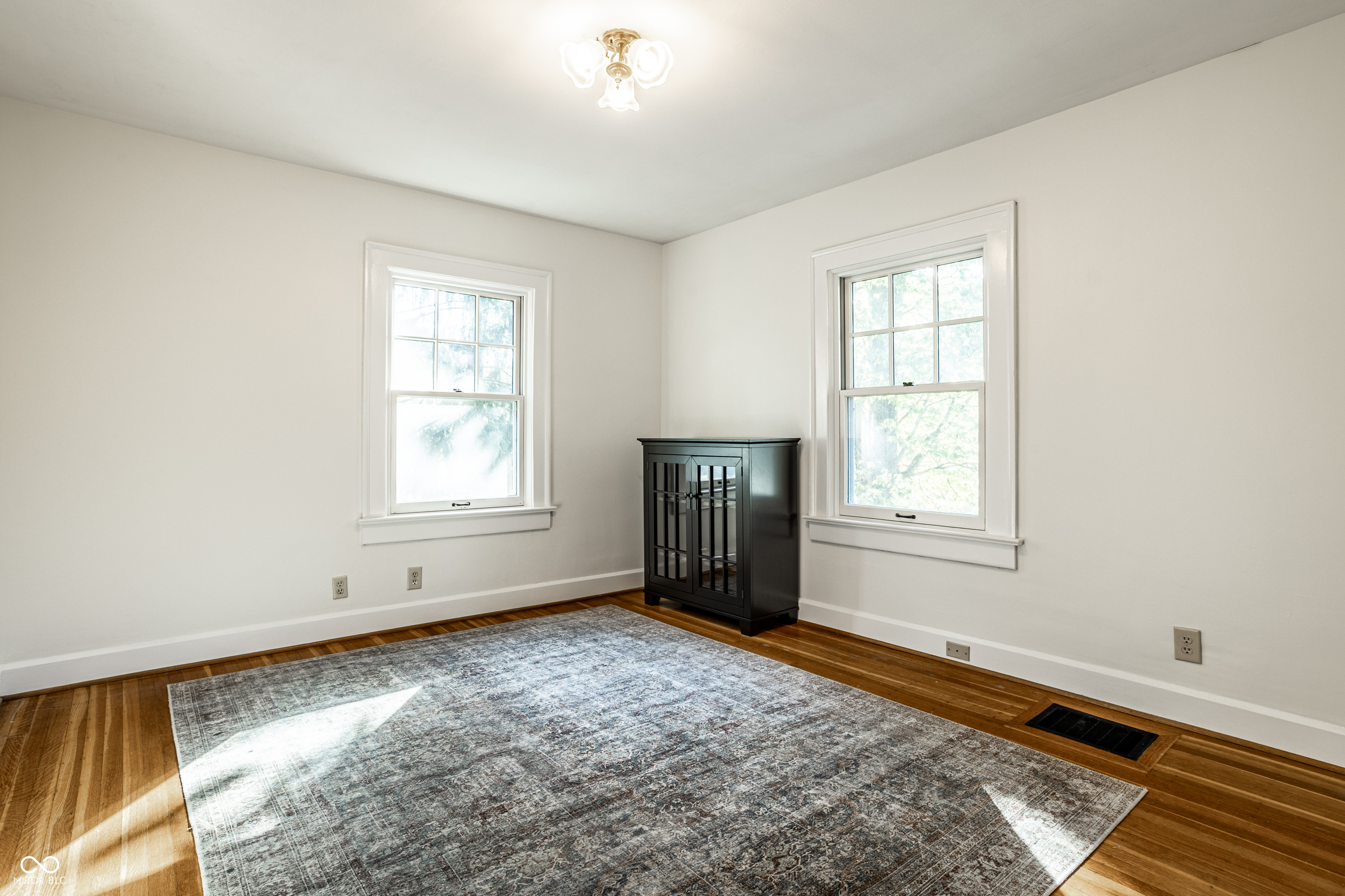 4728 N Kenwood Avenue