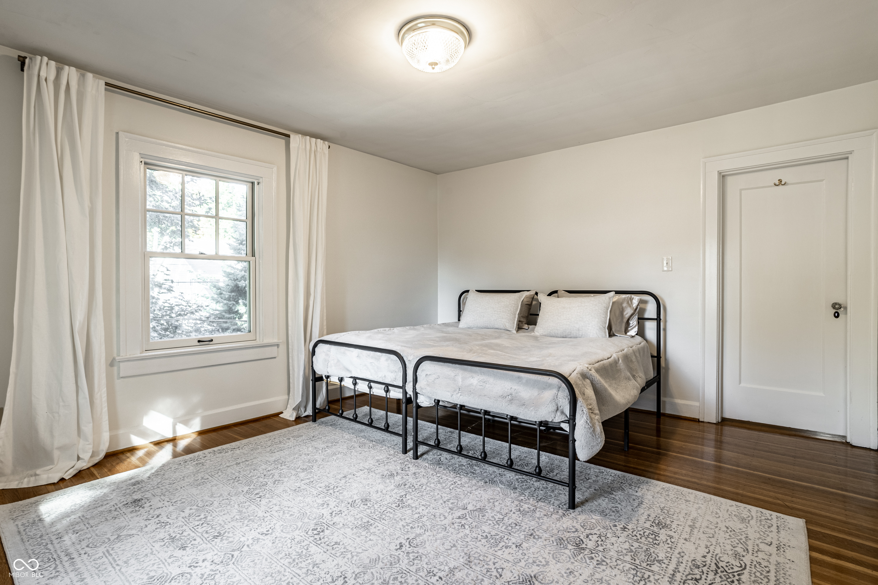 4728 N Kenwood Avenue