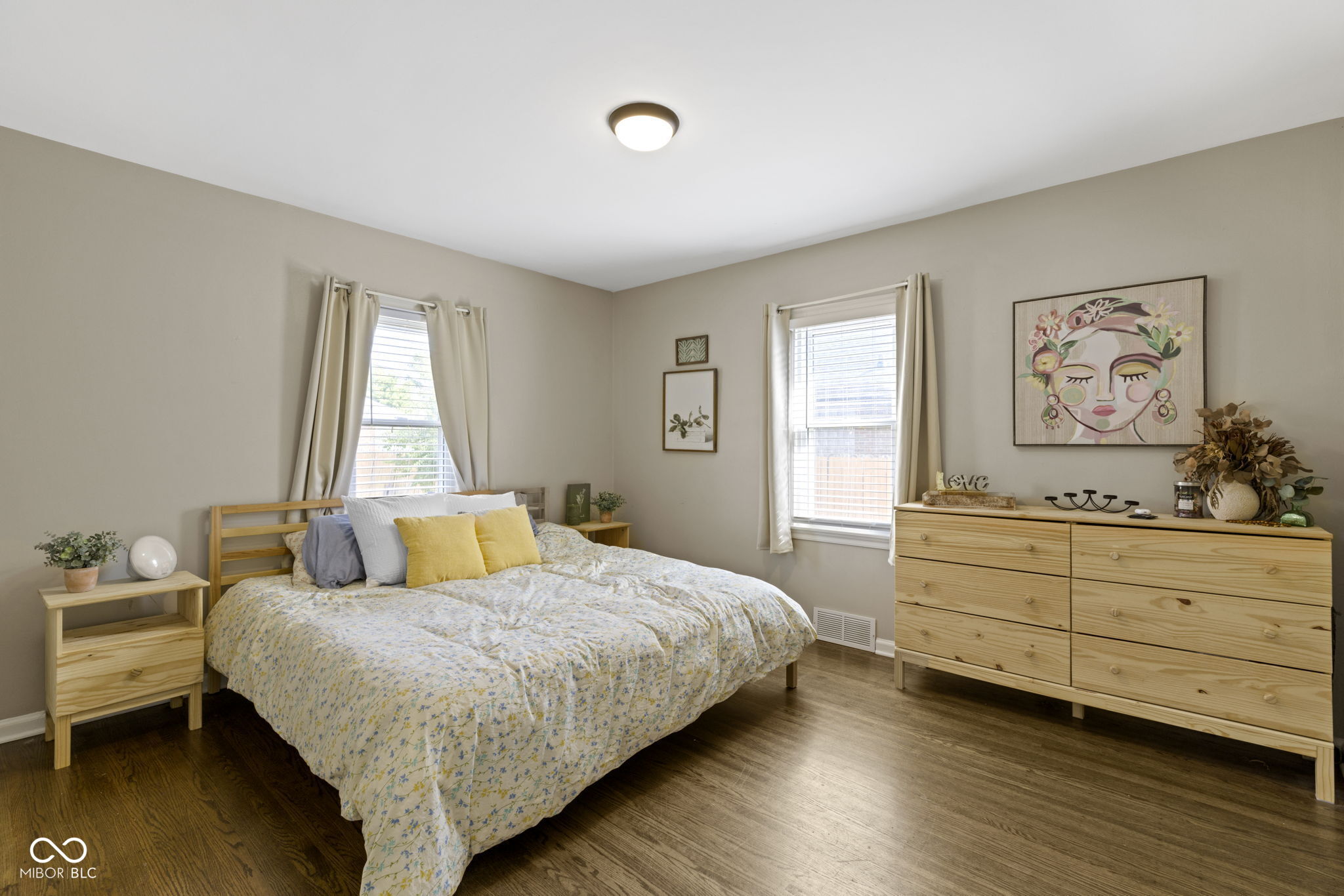 1425 N Leland Avenue