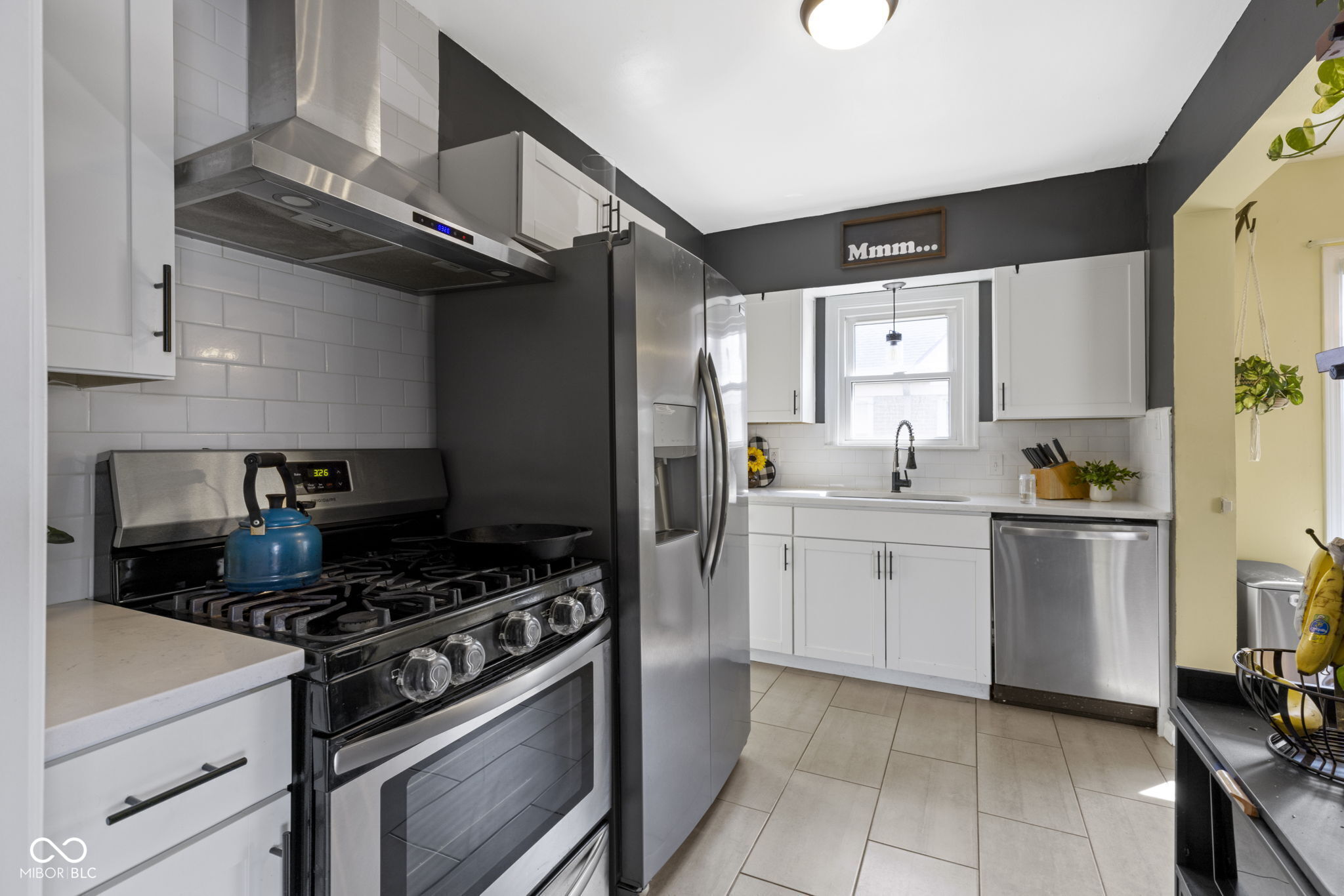 1425 N Leland Avenue