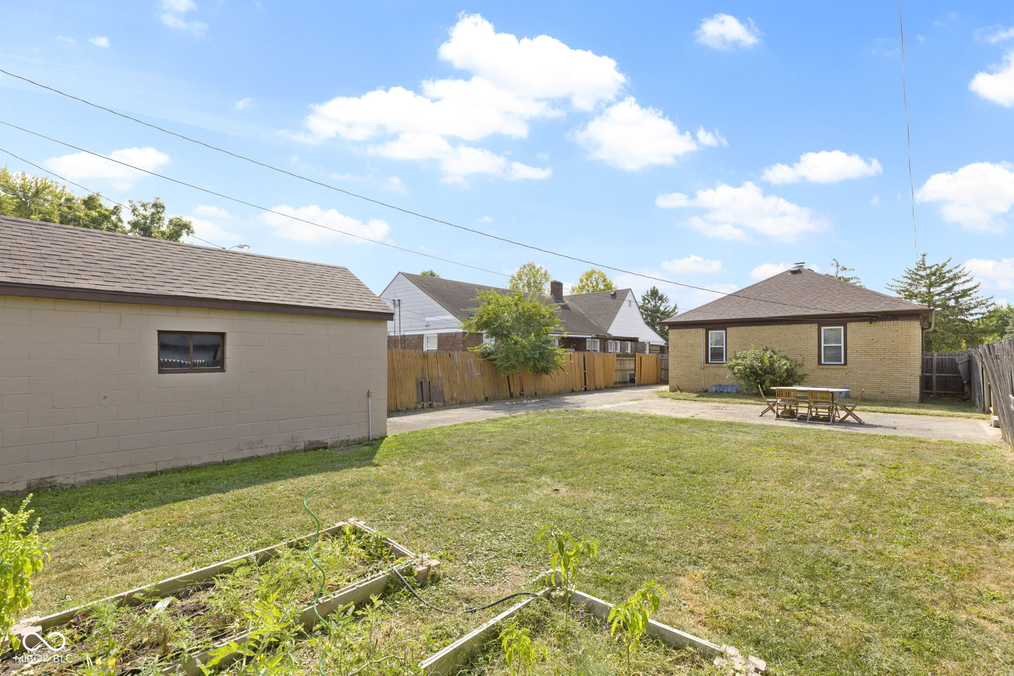 1425 N Leland Avenue