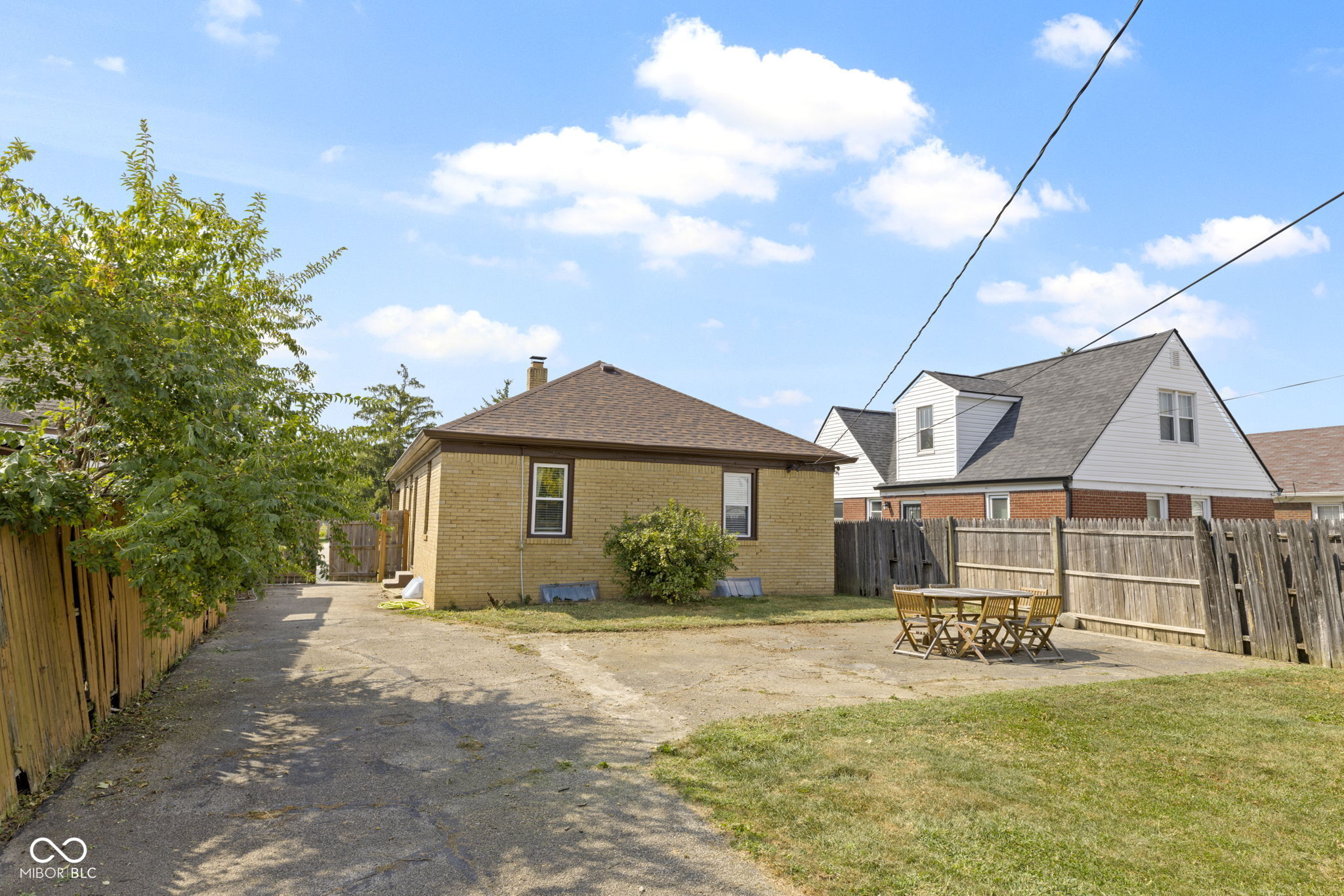 1425 N Leland Avenue