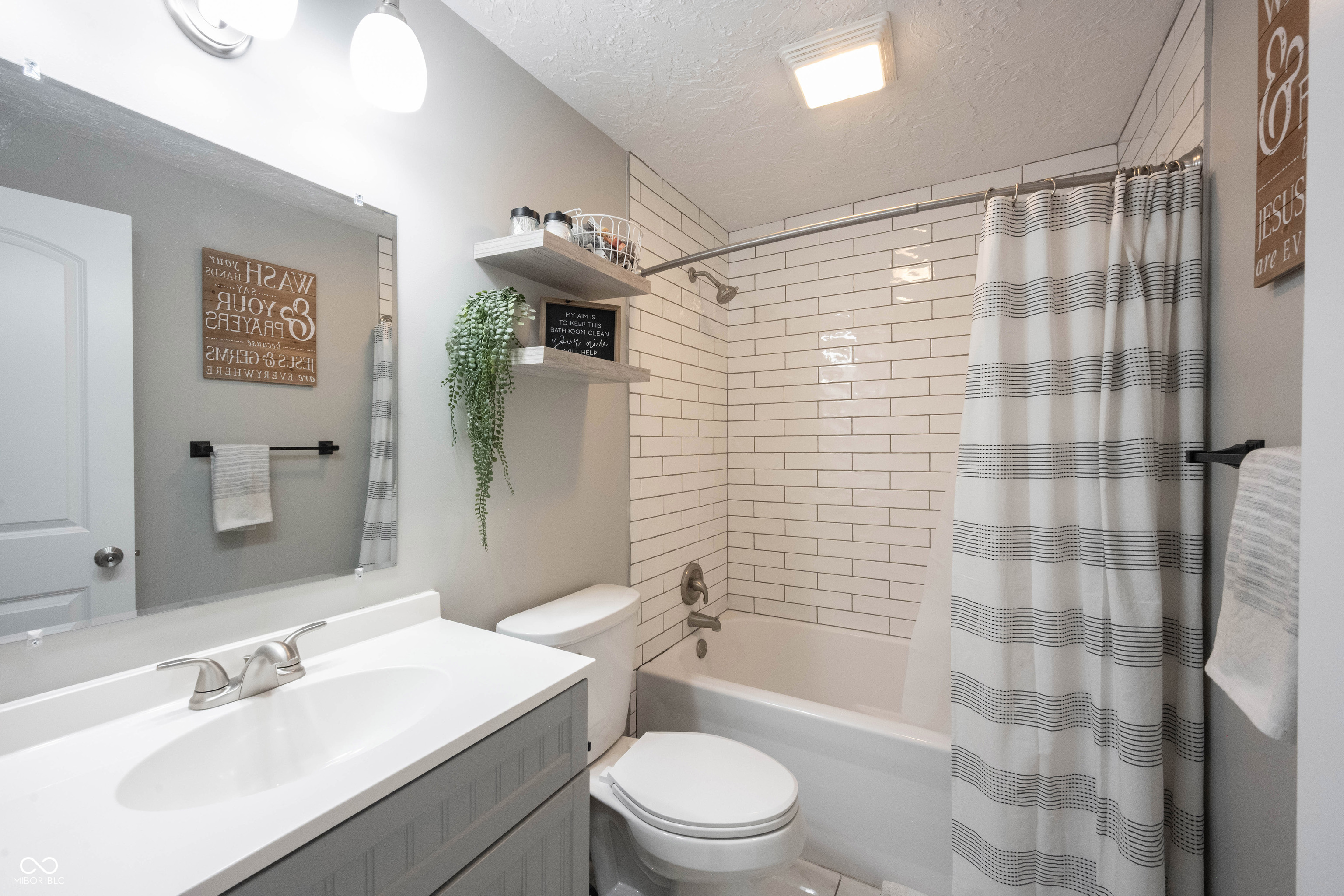 5595 S Cladwell Drive