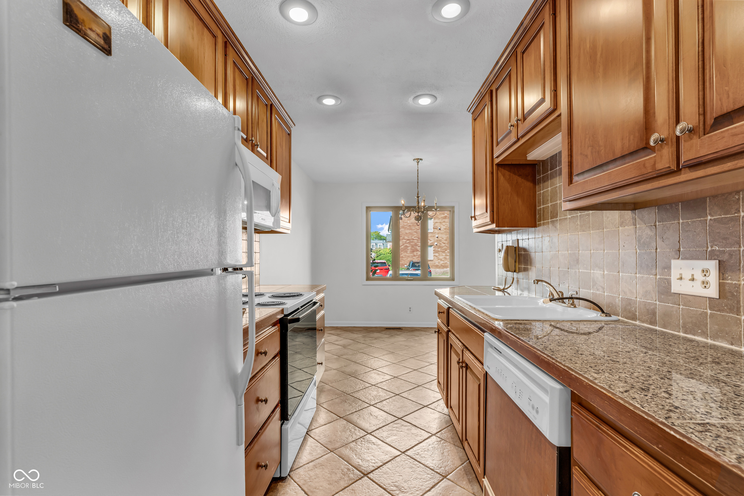 1151 Canterbury Square S