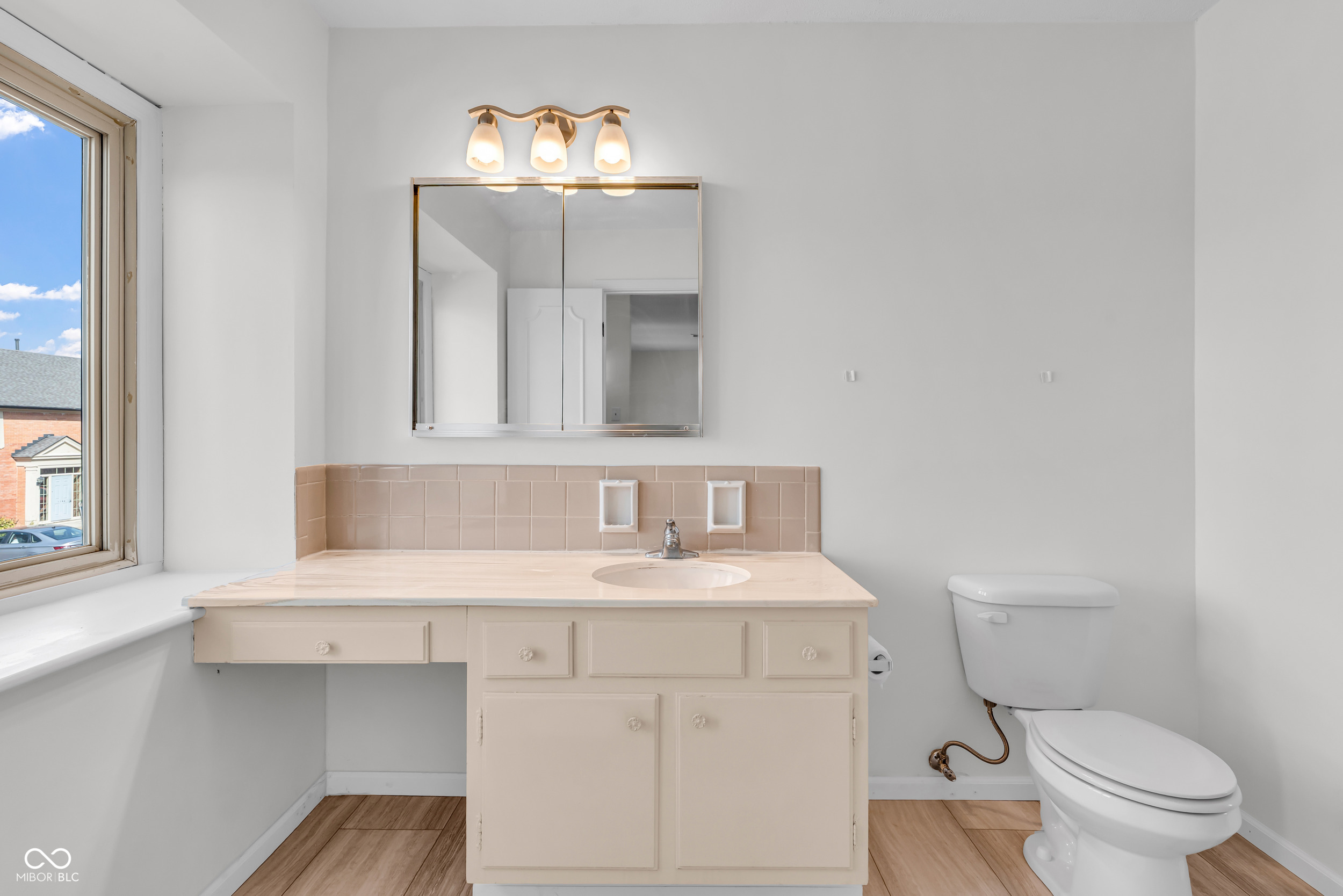 1151 Canterbury Square S