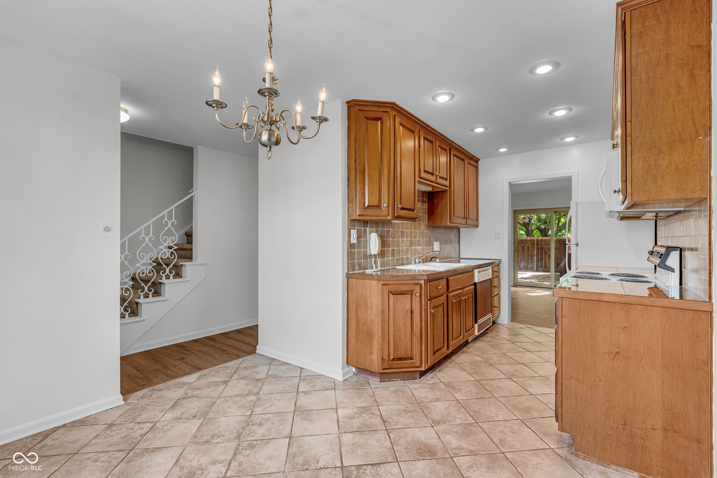 1151 Canterbury Square S