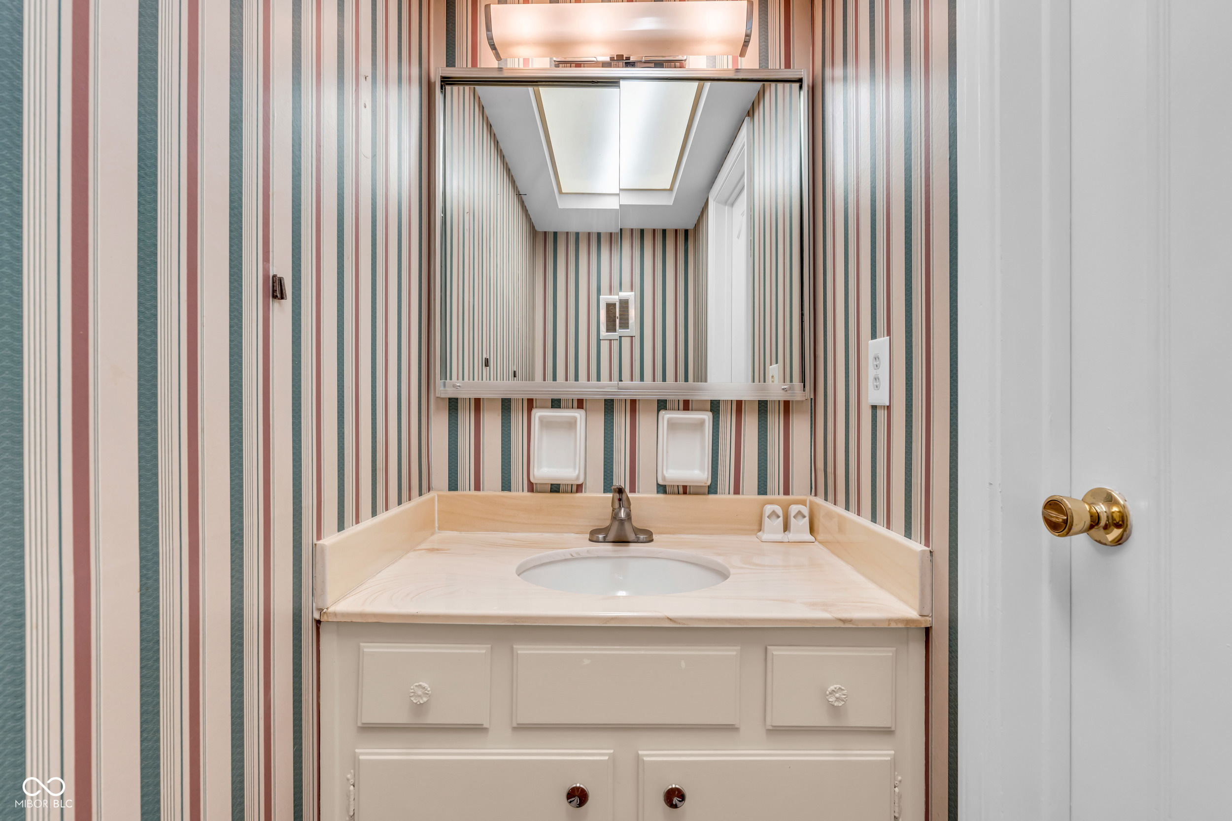 1151 Canterbury Square S