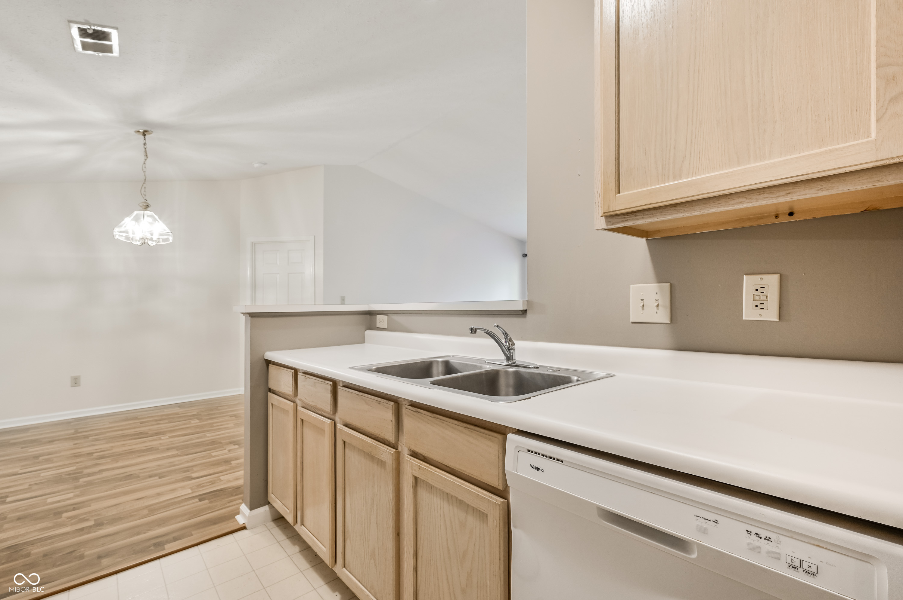 8418 Glenwillow Lane Unit: UNIT 206