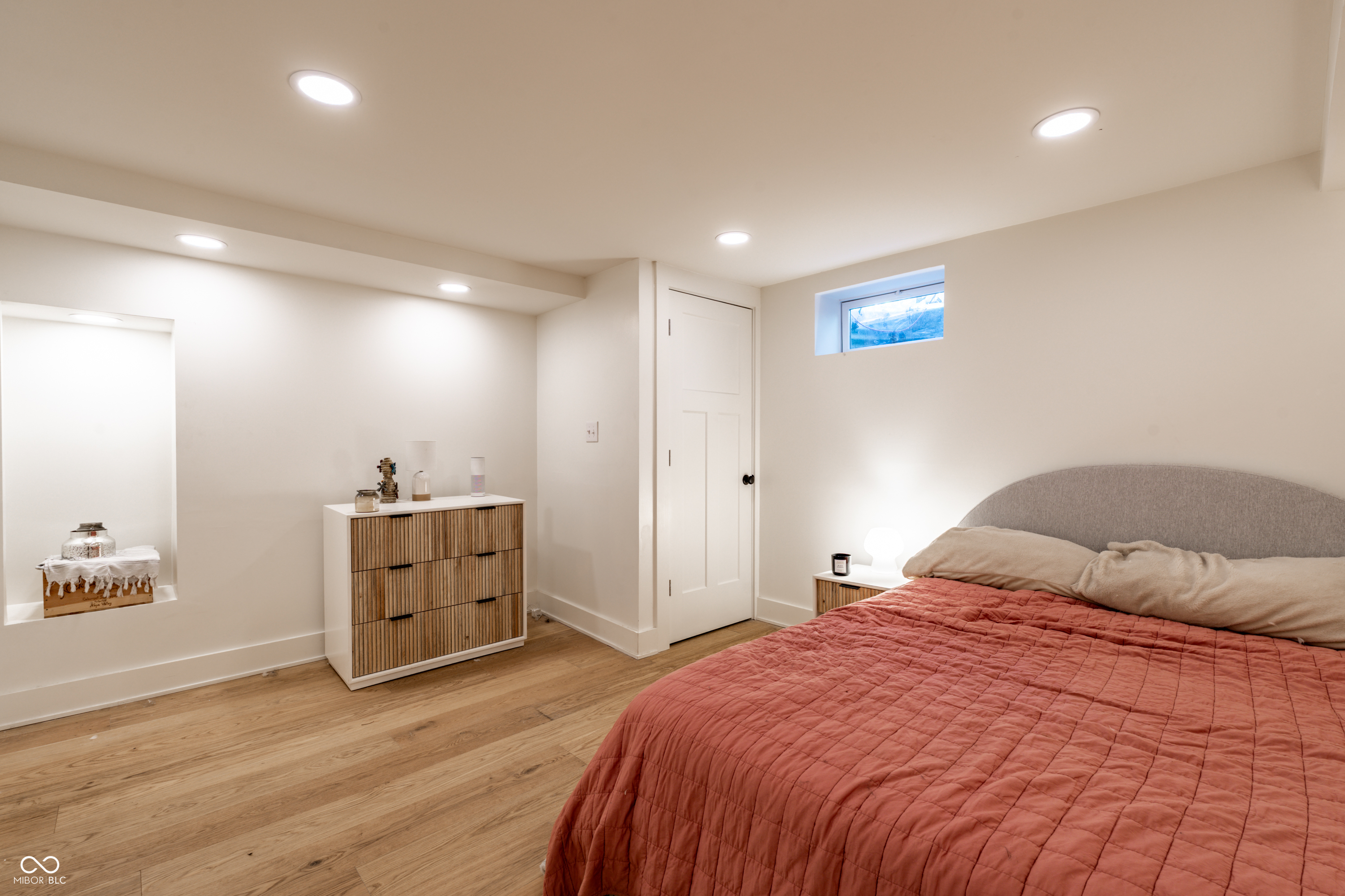 5681 Winthrop Avenue