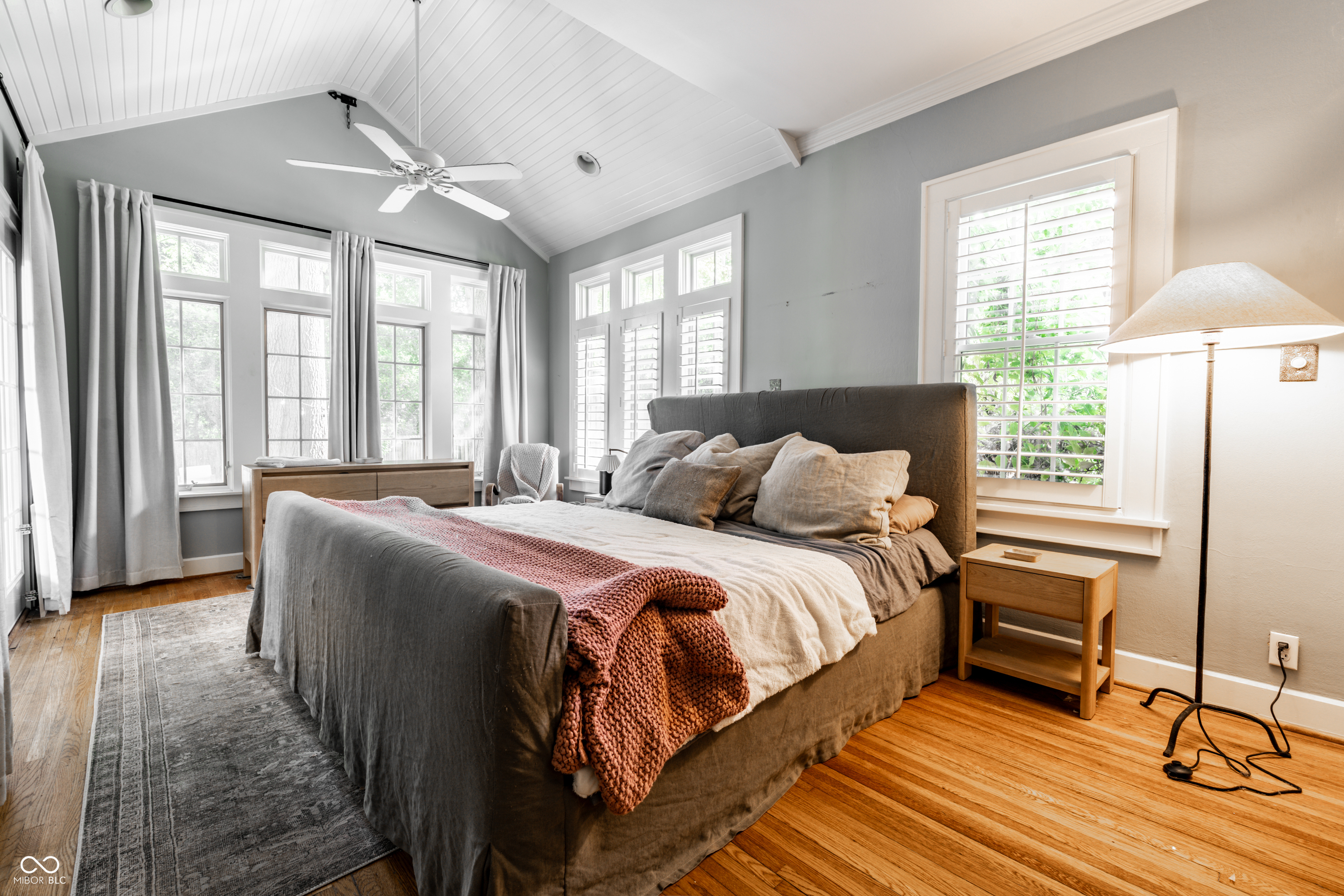 5681 Winthrop Avenue