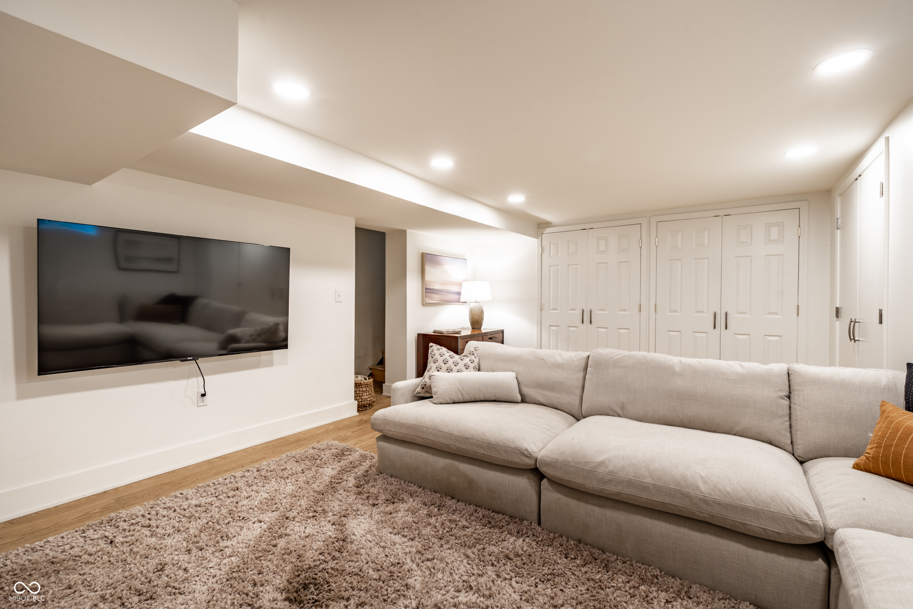 5681 Winthrop Avenue