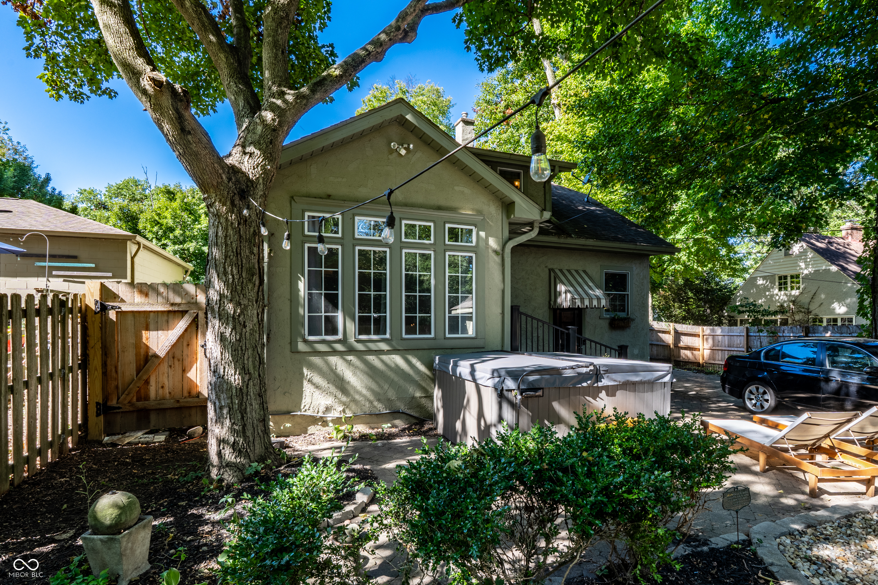 5681 Winthrop Avenue