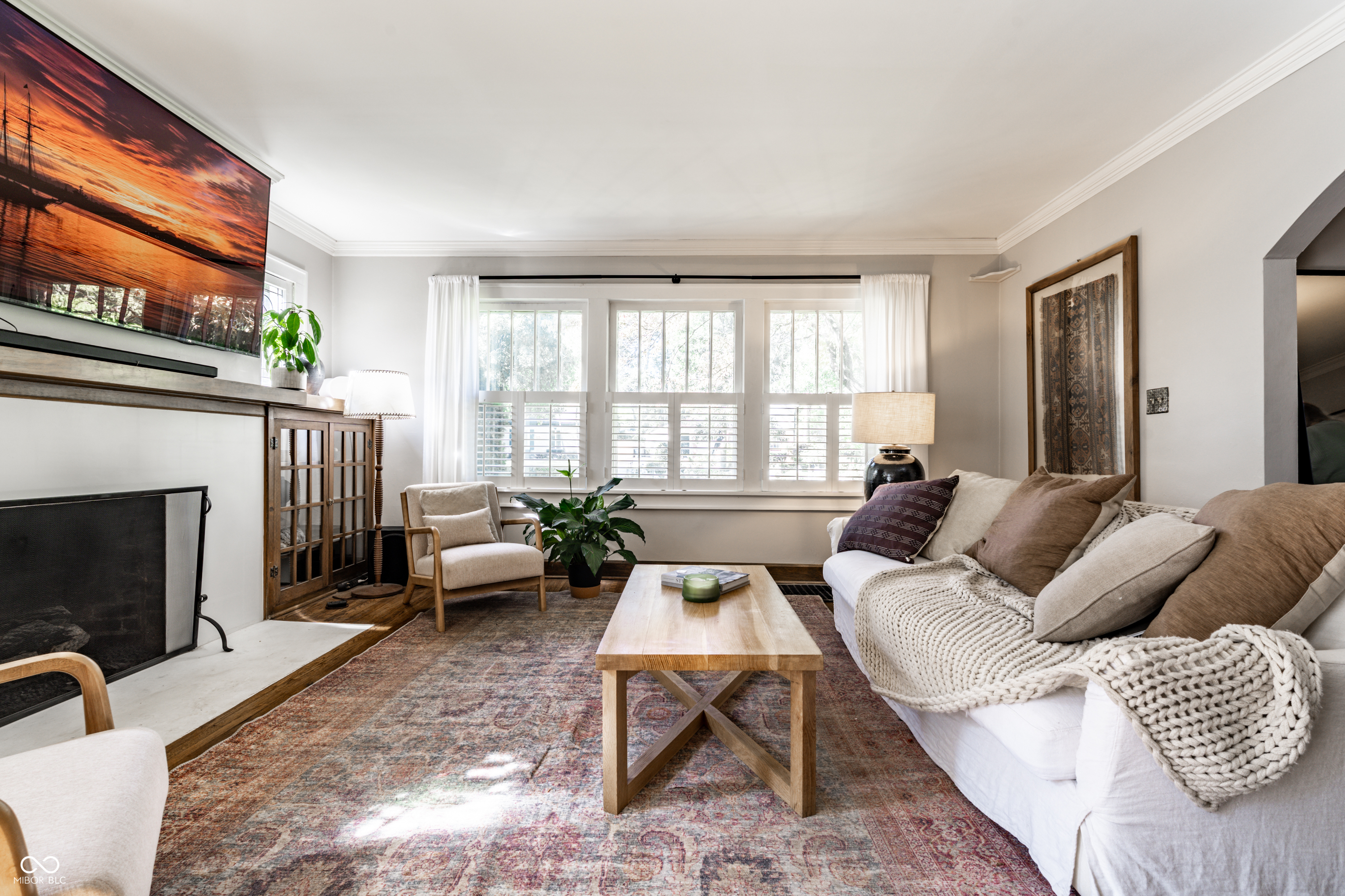 5681 Winthrop Avenue