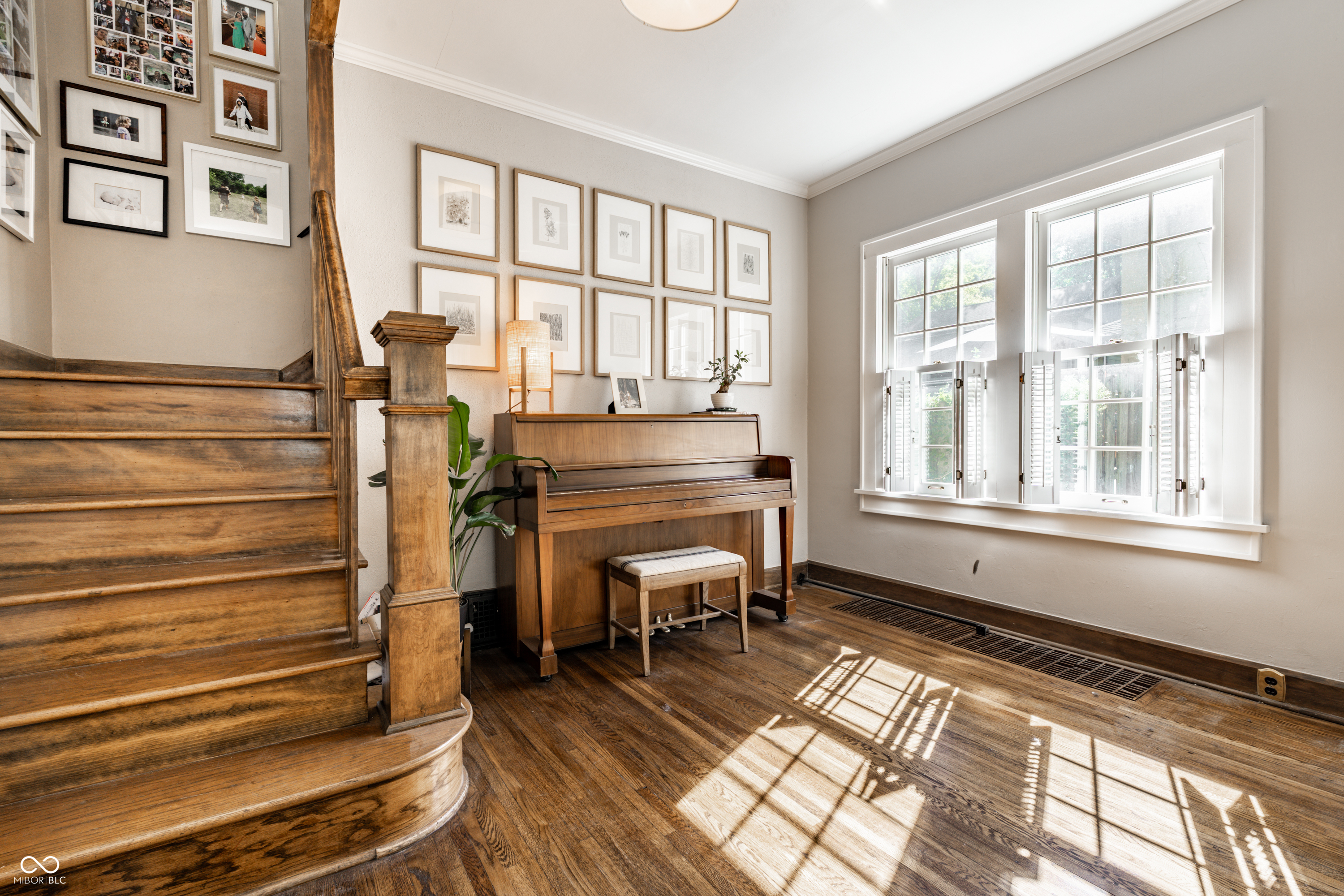 5681 Winthrop Avenue