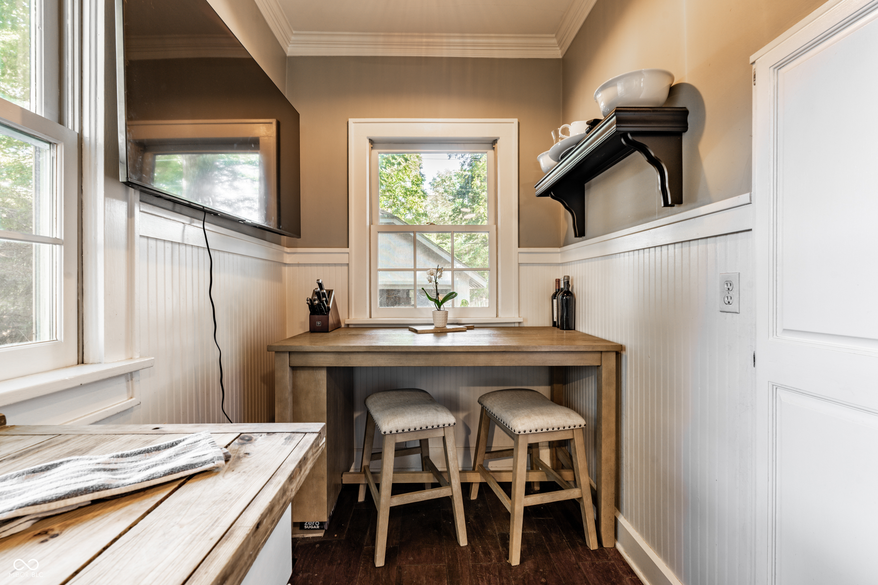 5681 Winthrop Avenue