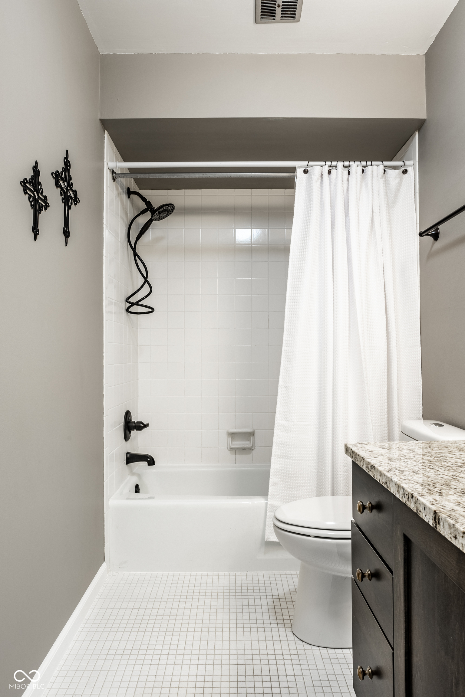 398 Hunters Lane Unit: D