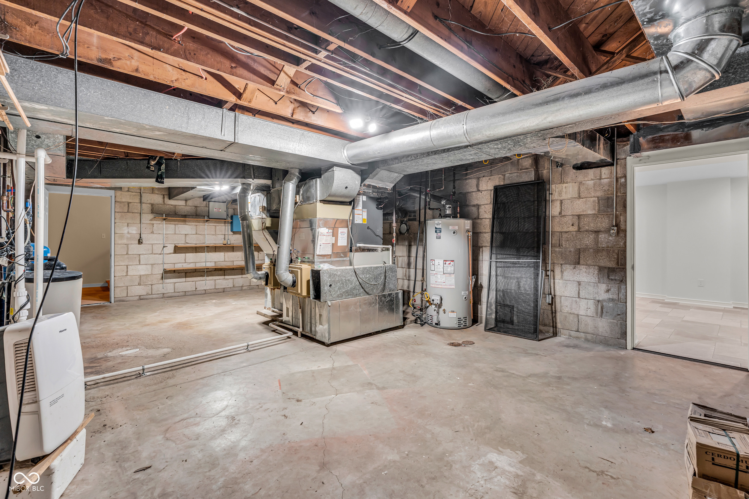 6047 Brokenhurst Road