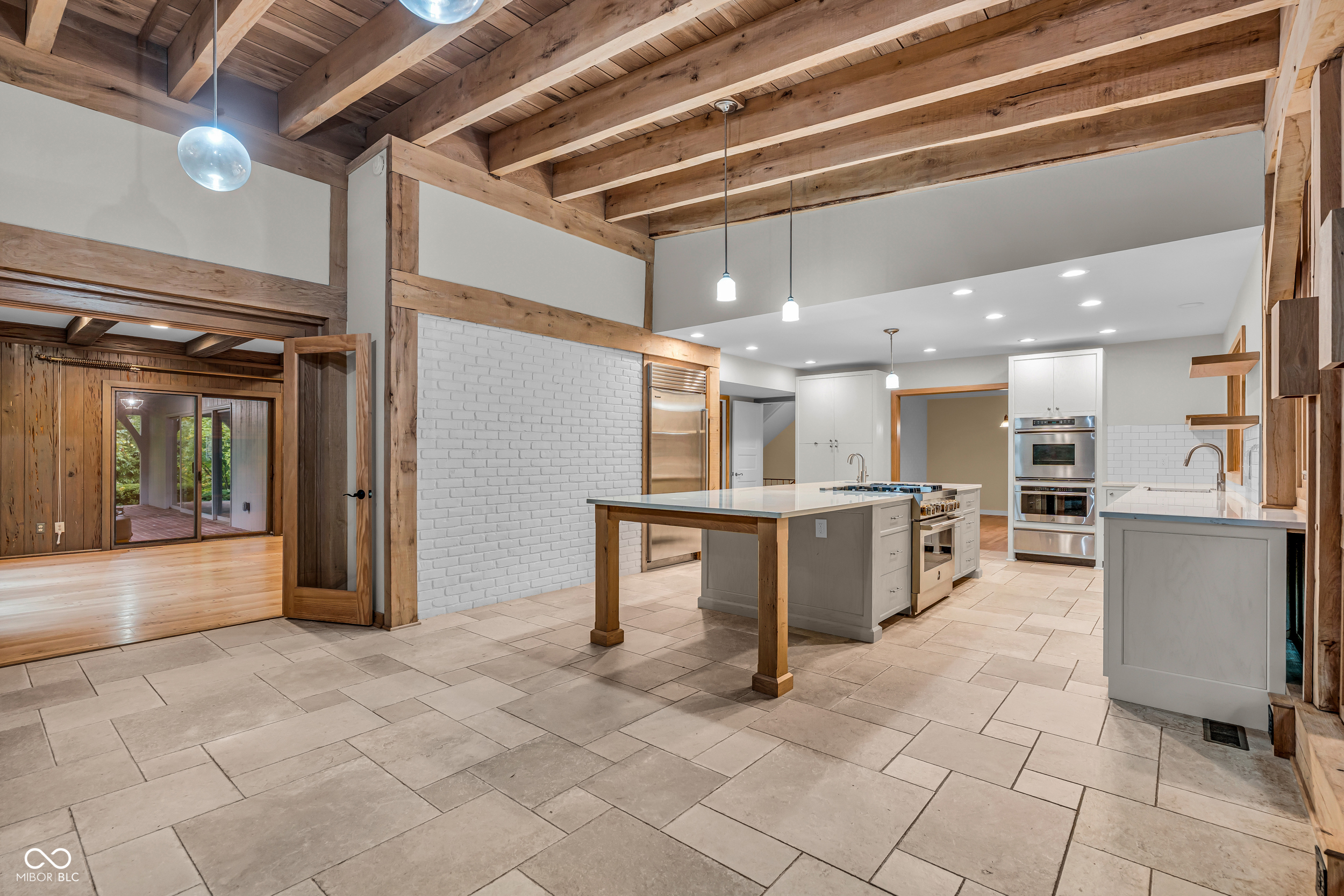 6047 Brokenhurst Road