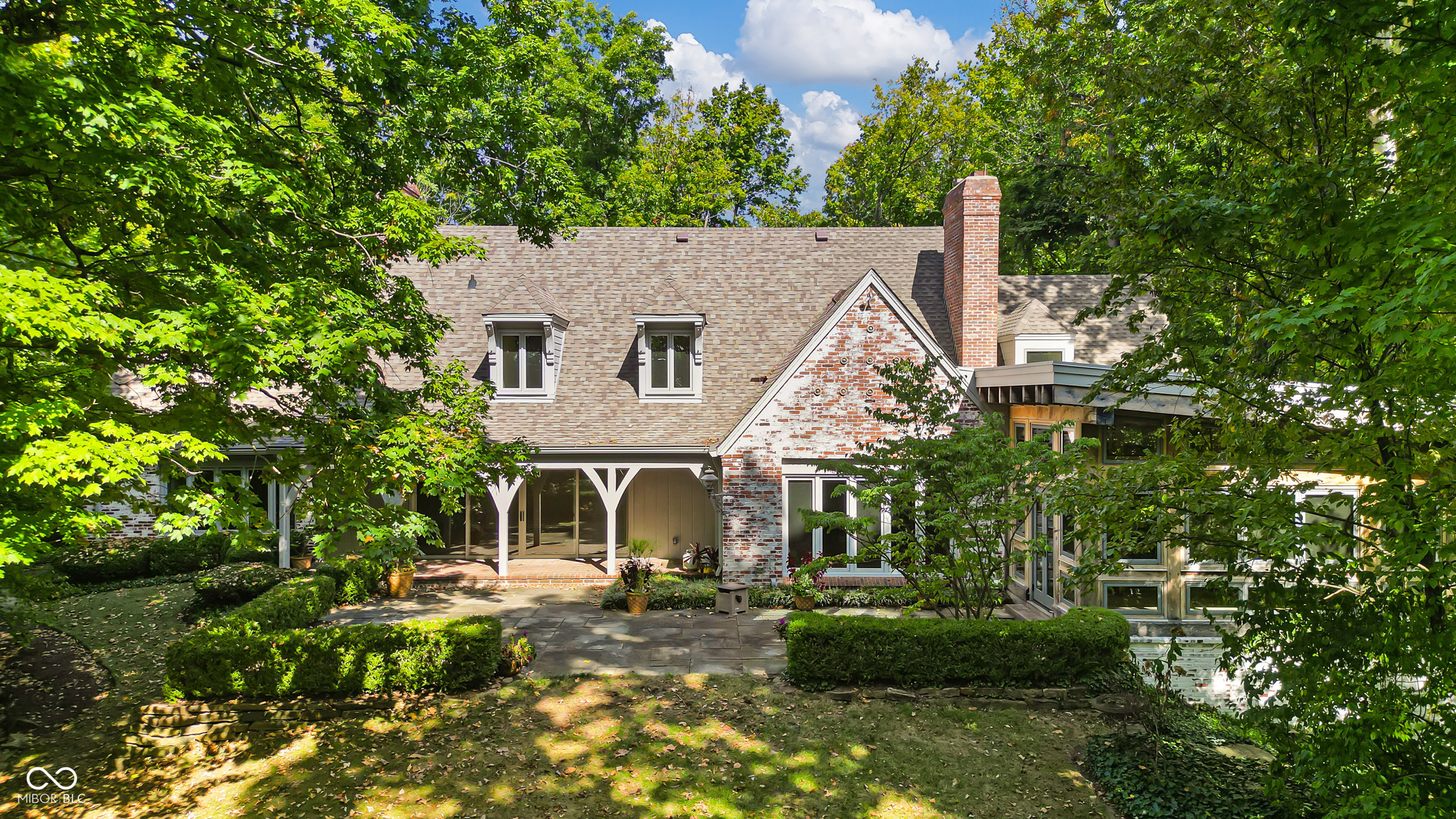 6047 Brokenhurst Road