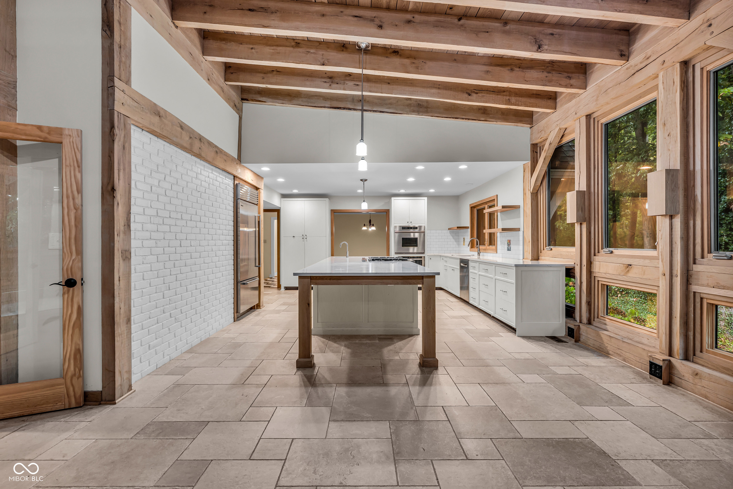6047 Brokenhurst Road