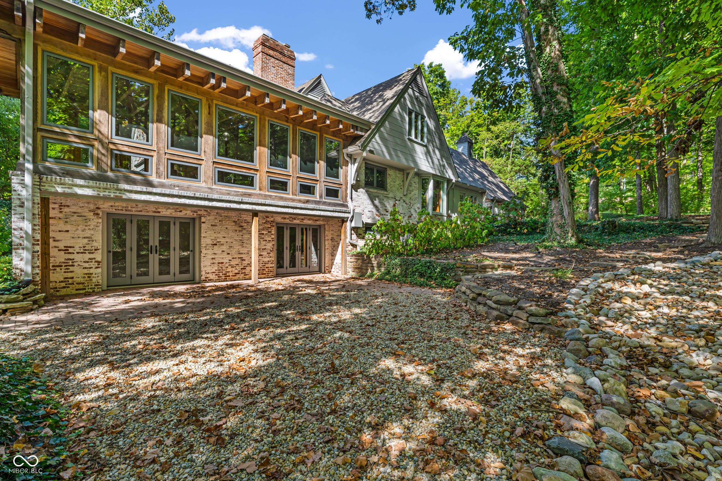 6047 Brokenhurst Road