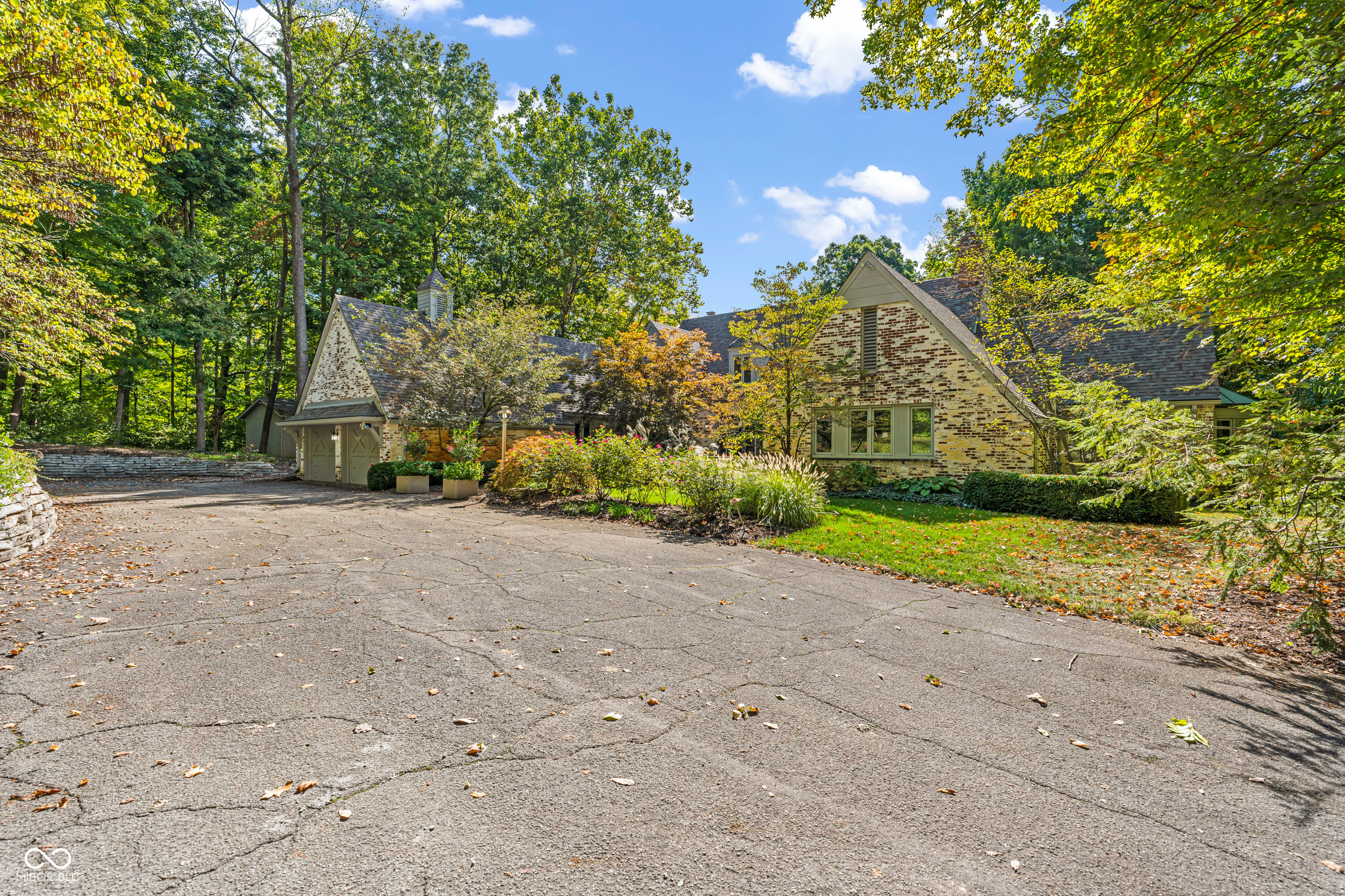 6047 Brokenhurst Road