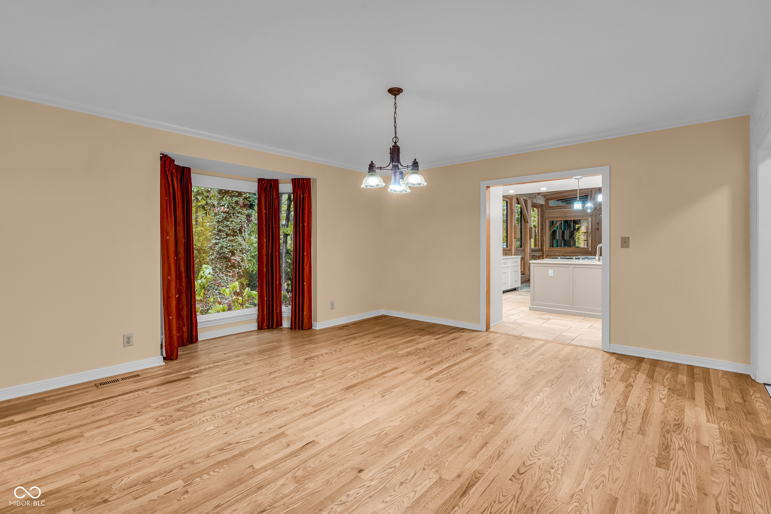 6047 Brokenhurst Road