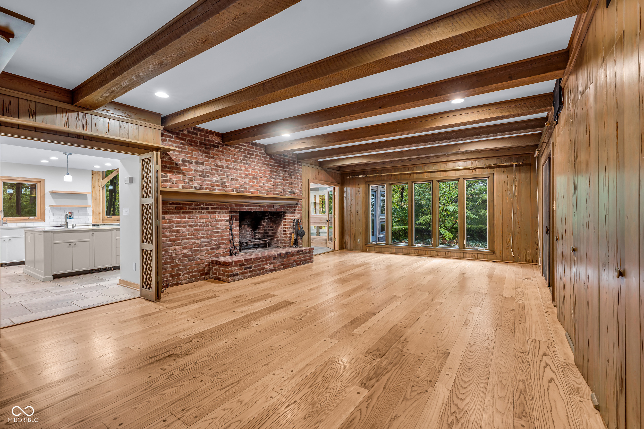 6047 Brokenhurst Road