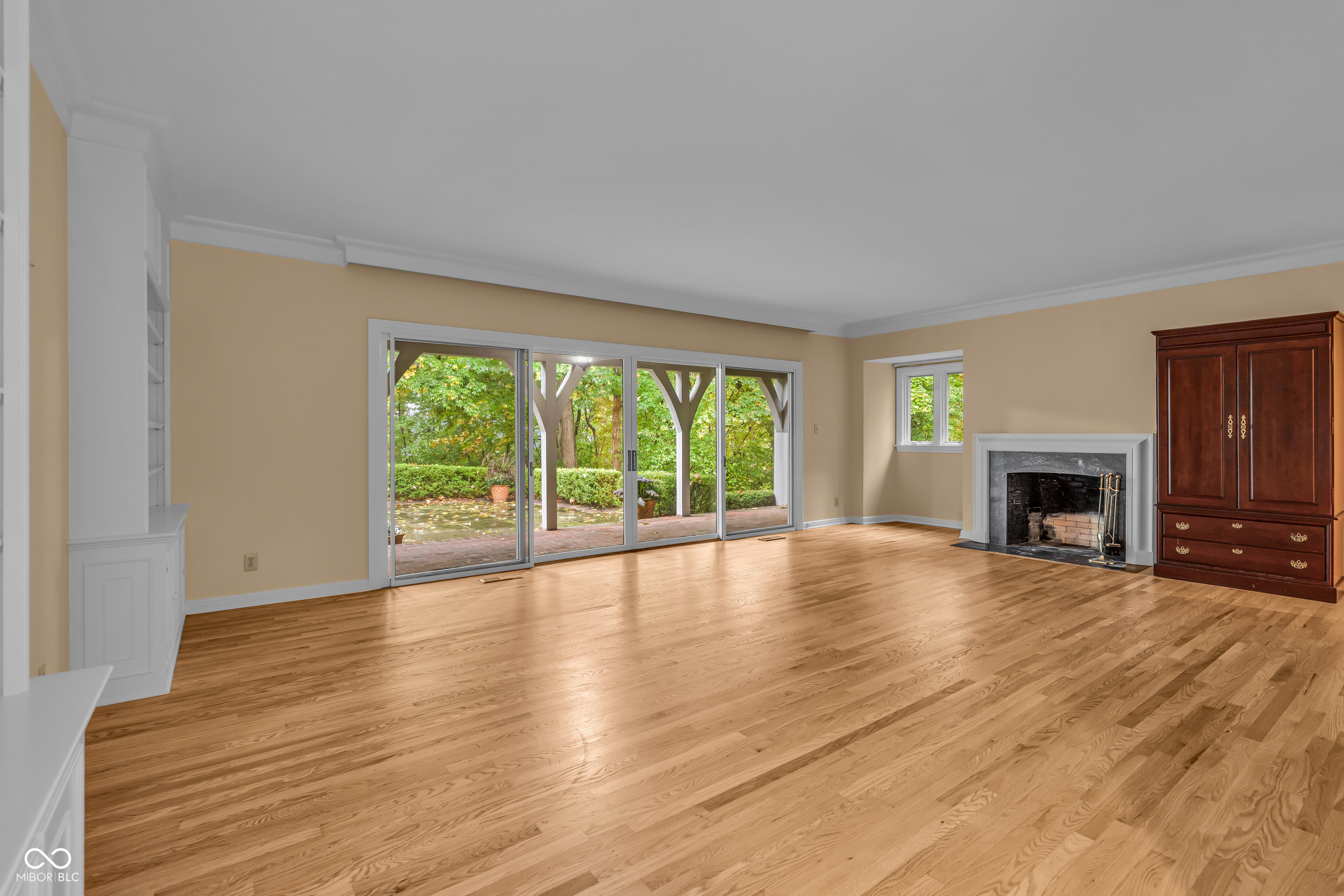 6047 Brokenhurst Road