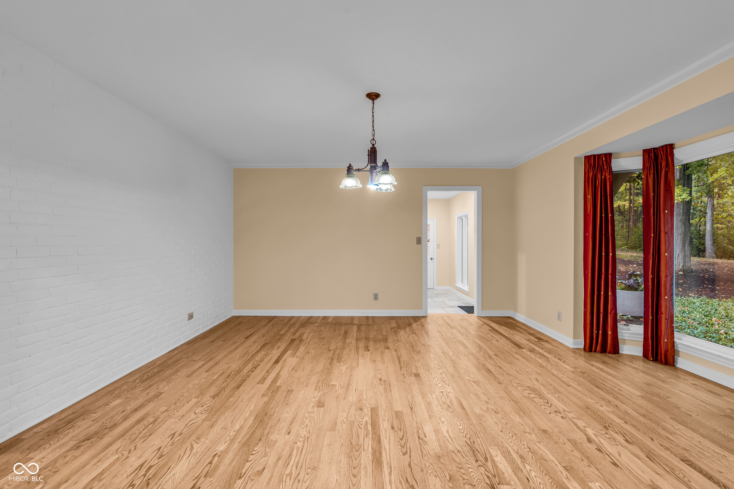 6047 Brokenhurst Road