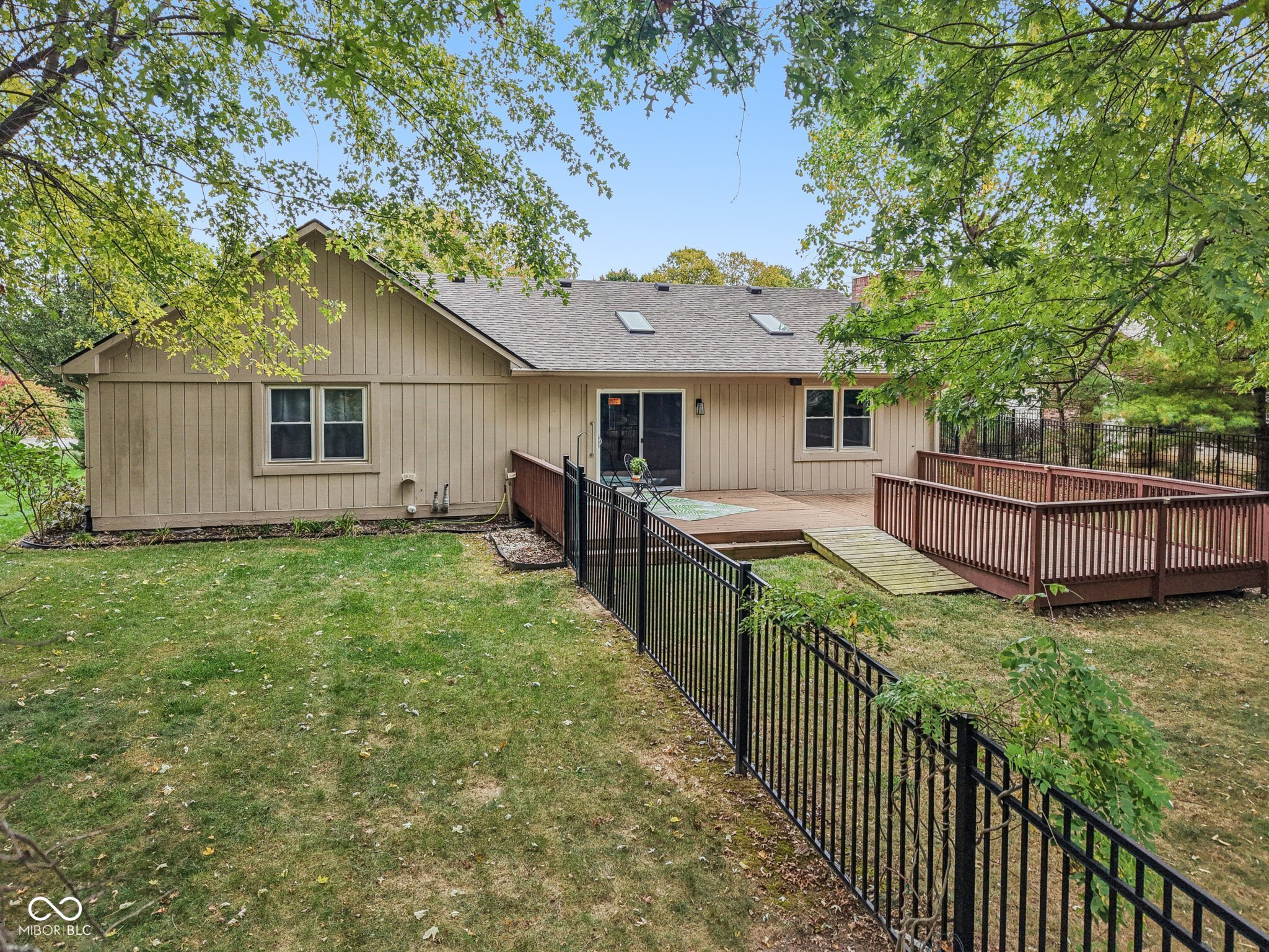 8125 Castle Cove Road