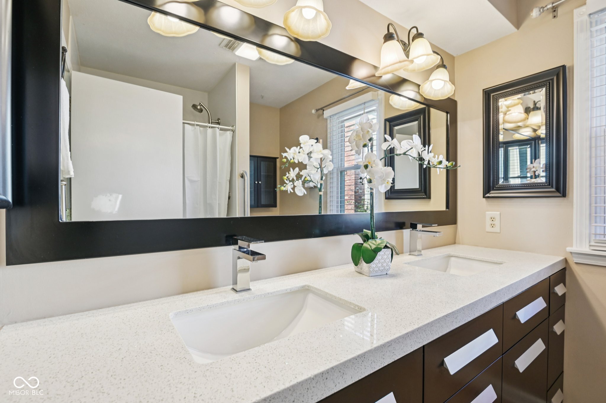 8125 Castle Cove Road