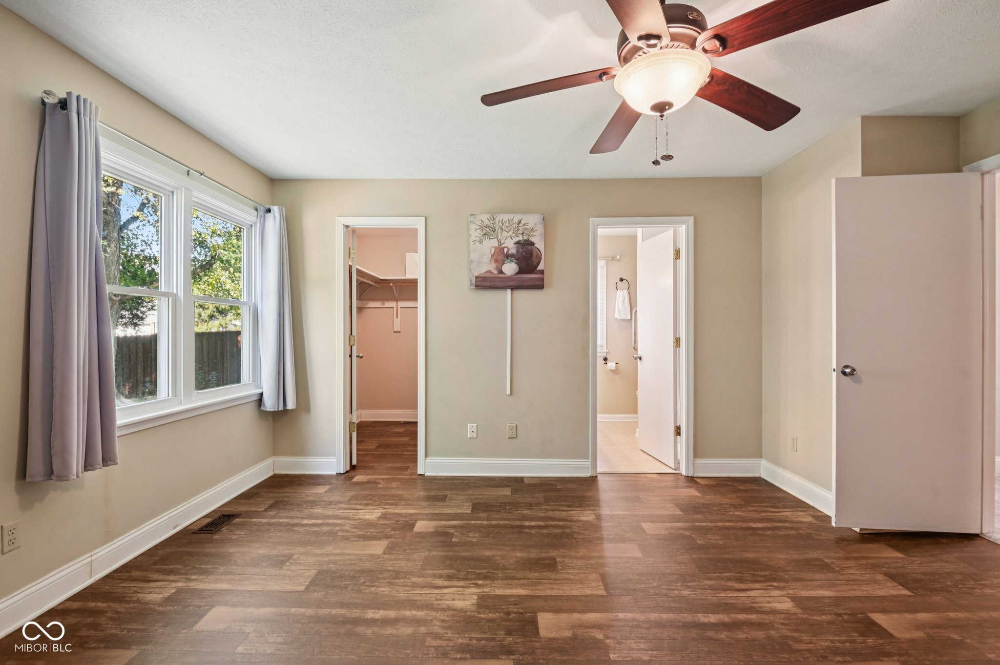 8125 Castle Cove Road