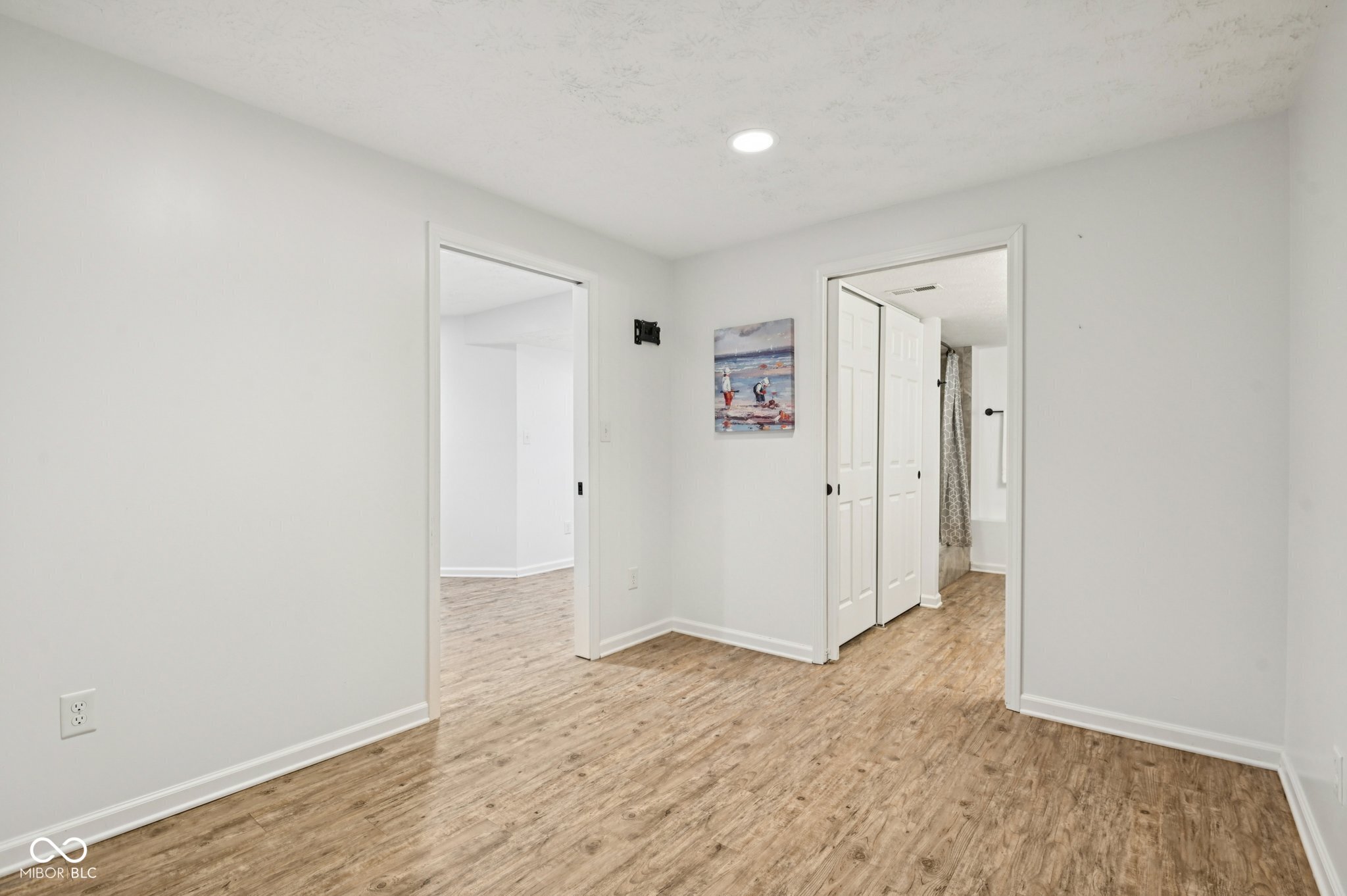 8125 Castle Cove Road