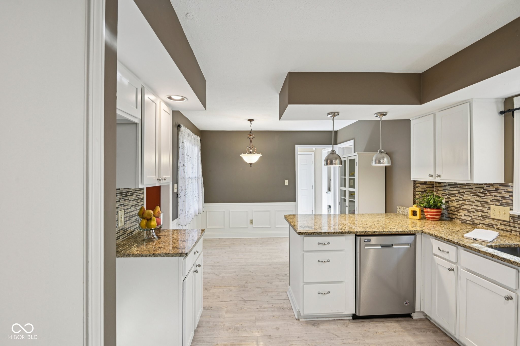 8125 Castle Cove Road