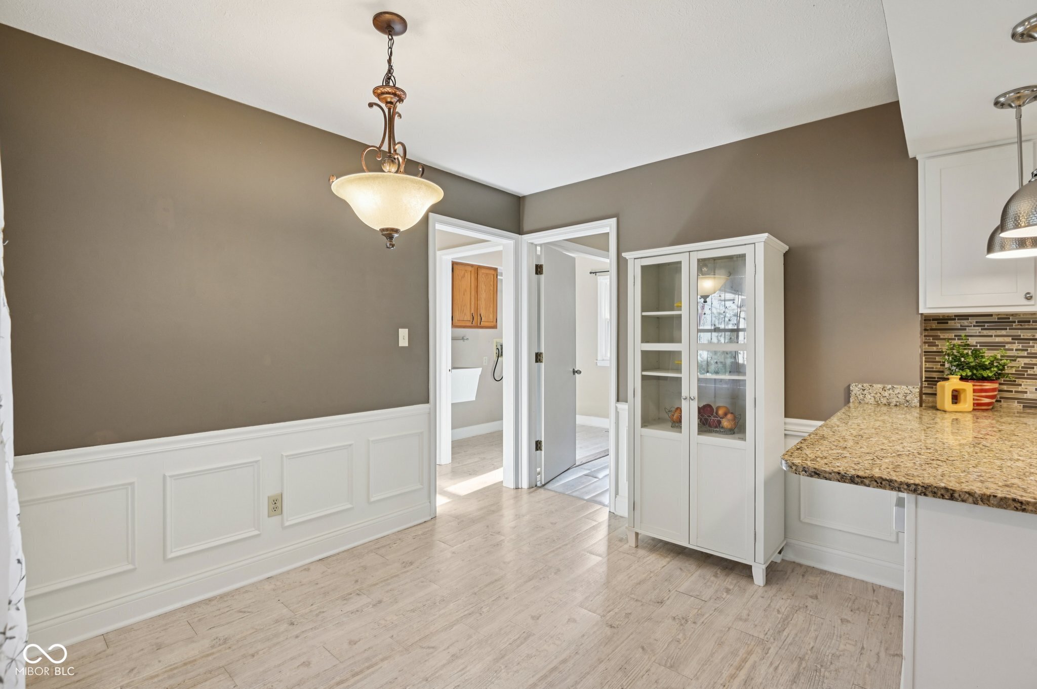 8125 Castle Cove Road