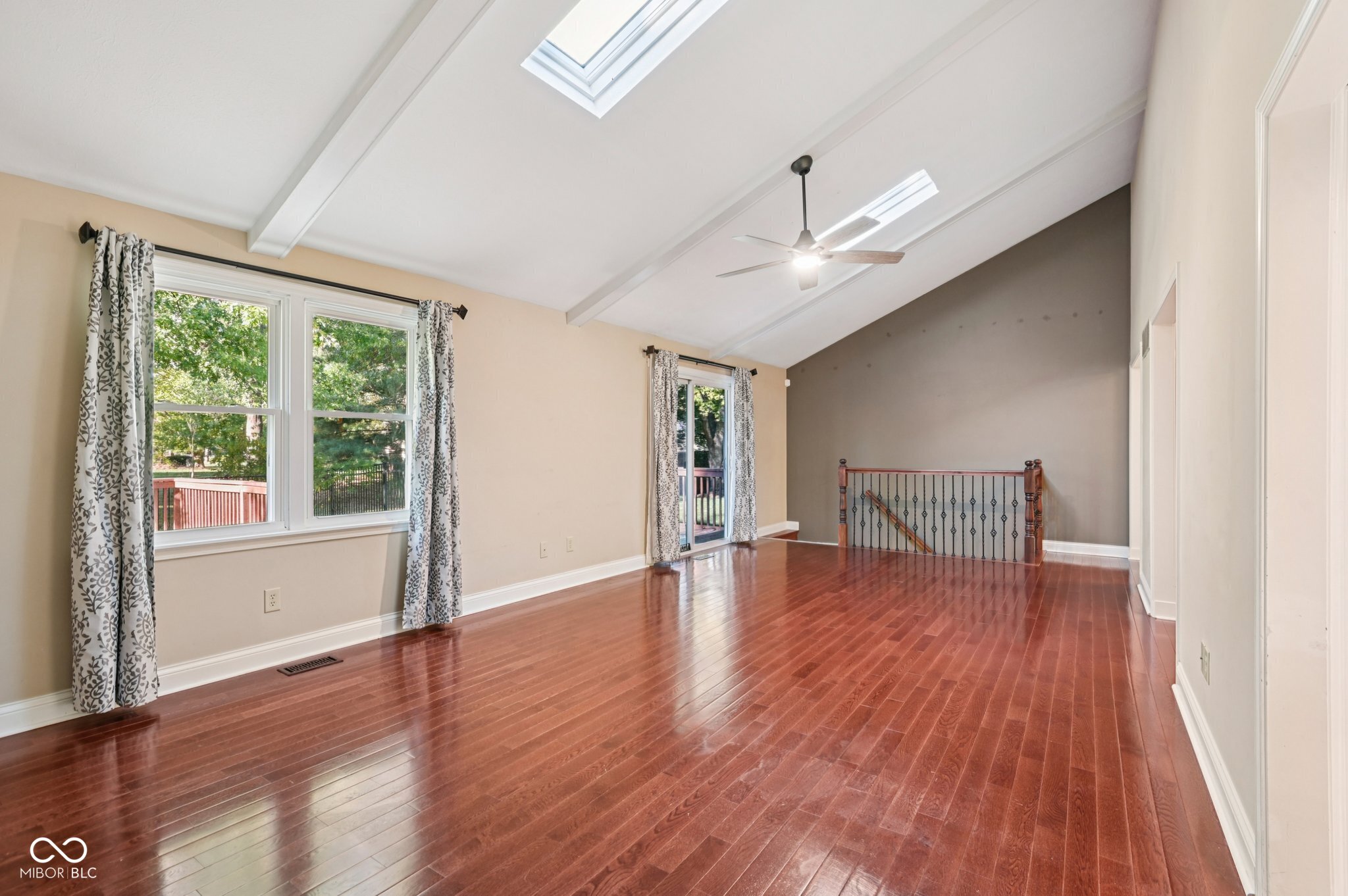 8125 Castle Cove Road