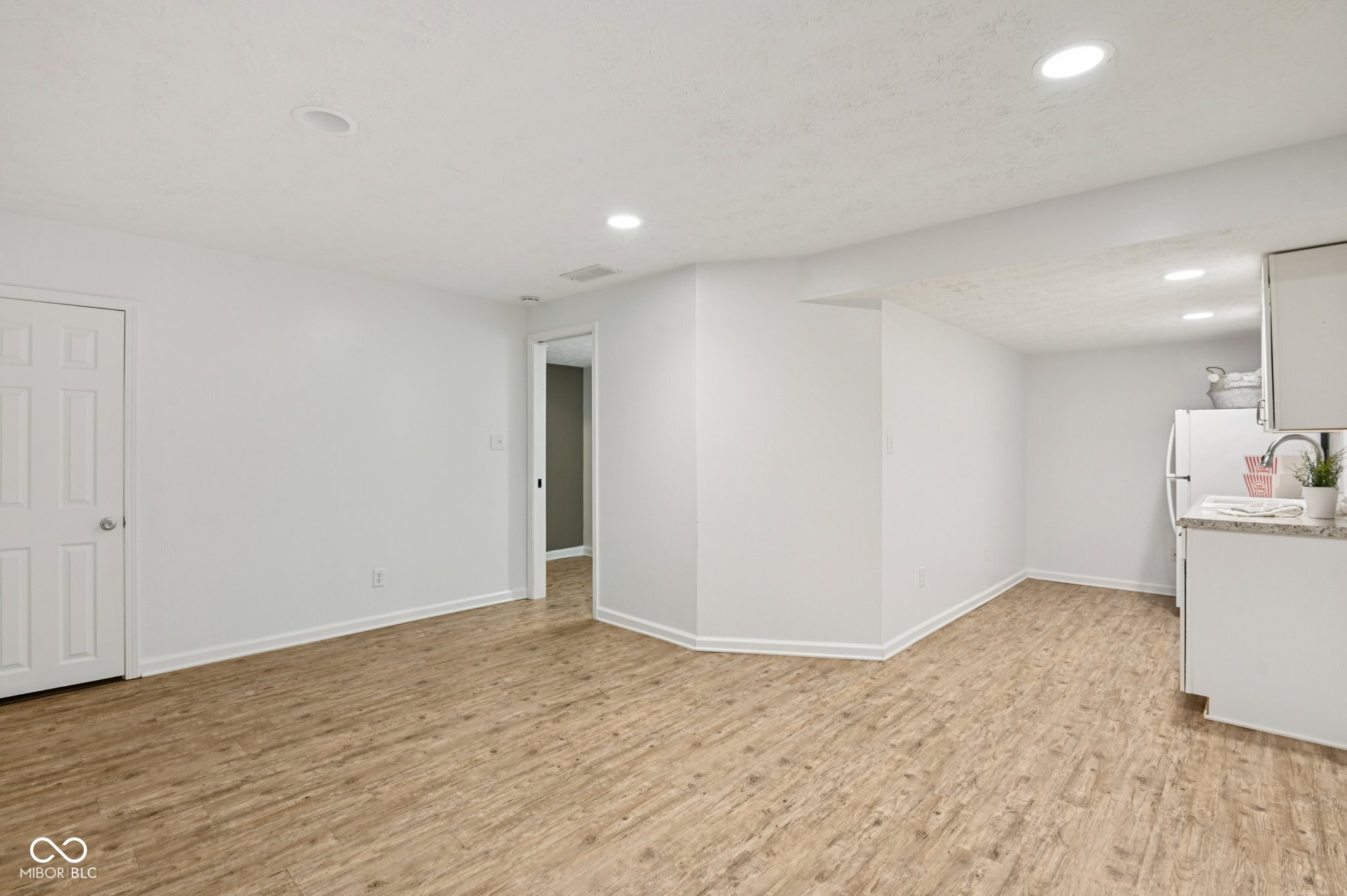 8125 Castle Cove Road