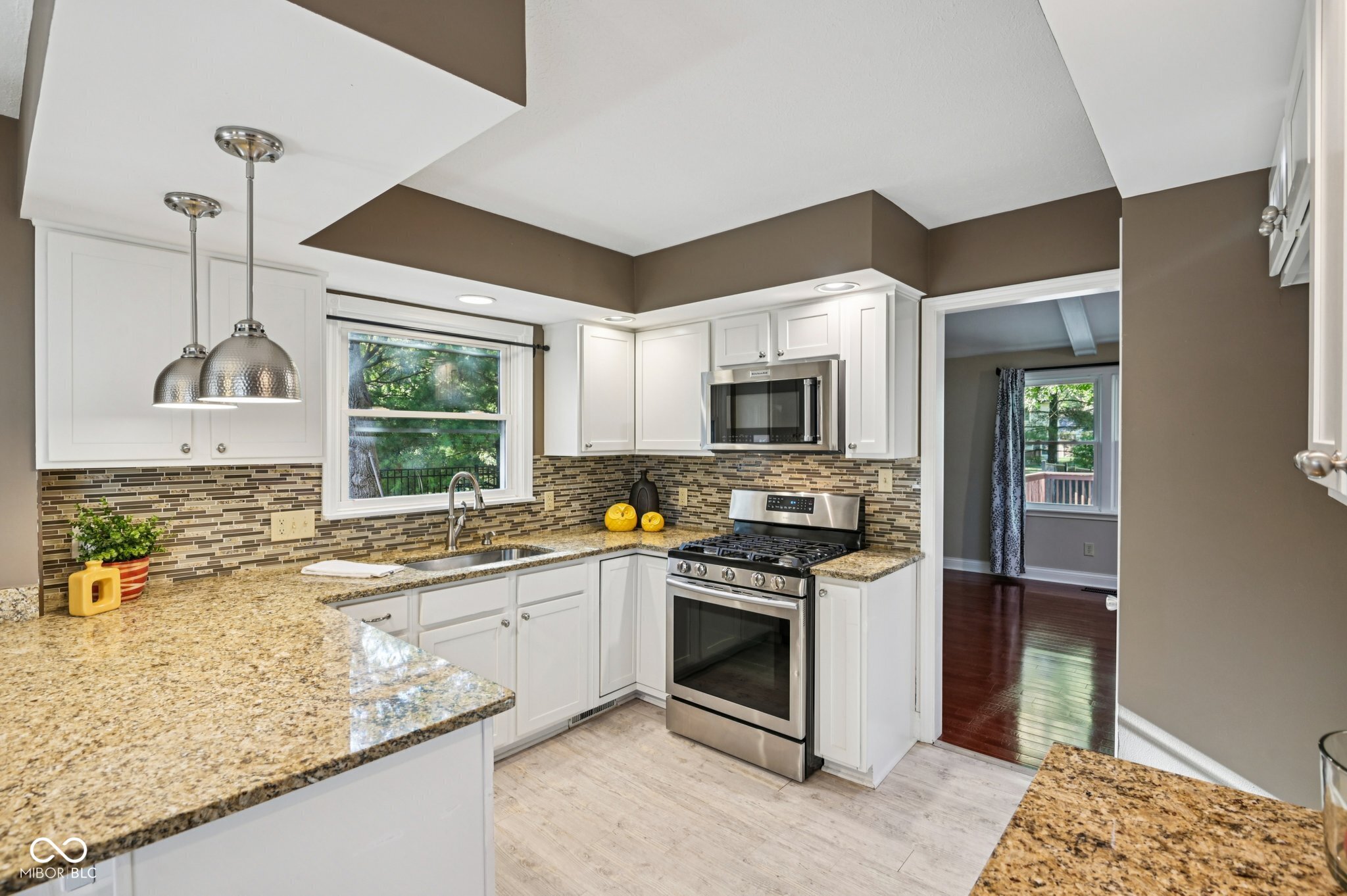 8125 Castle Cove Road