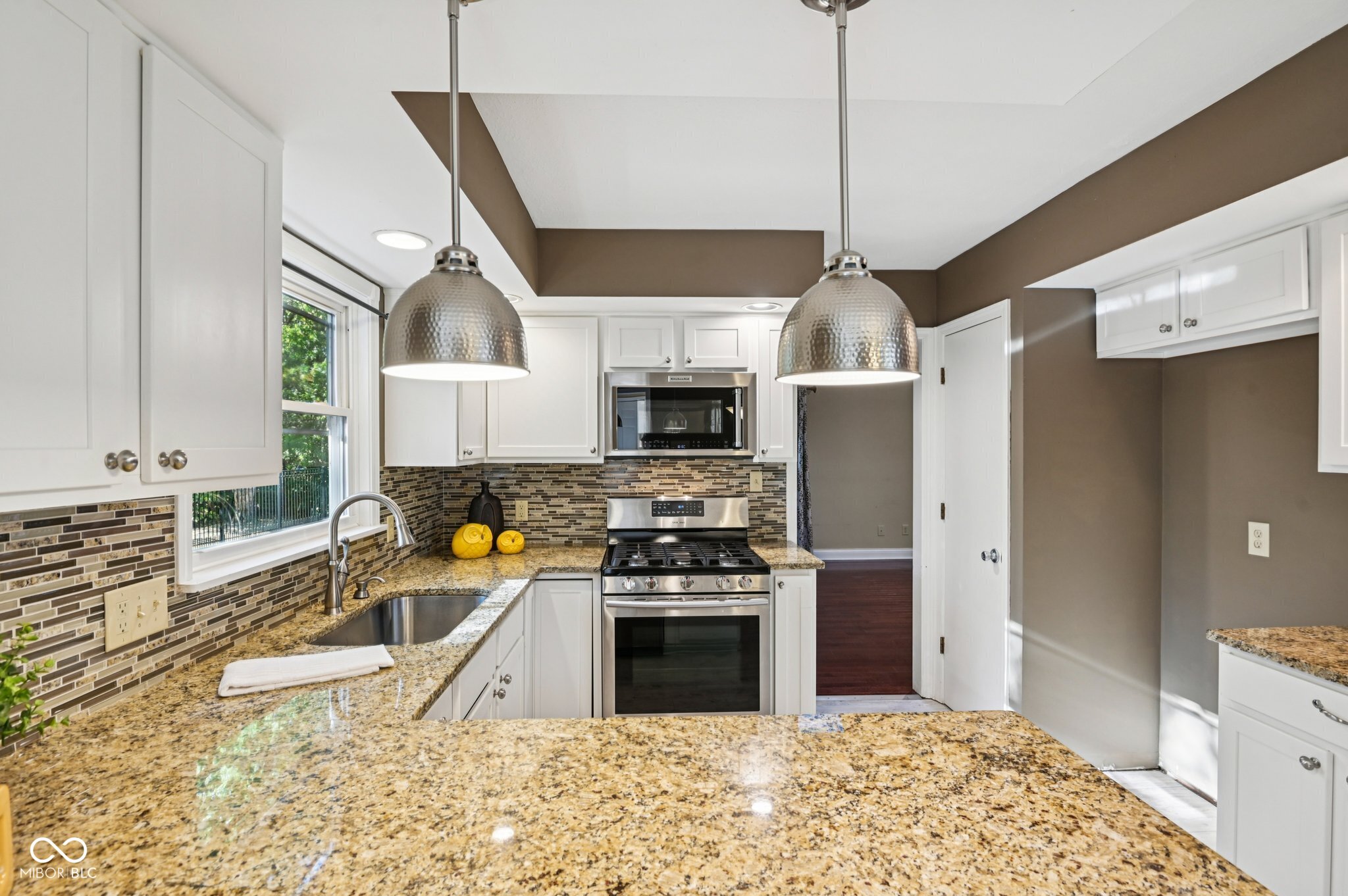 8125 Castle Cove Road