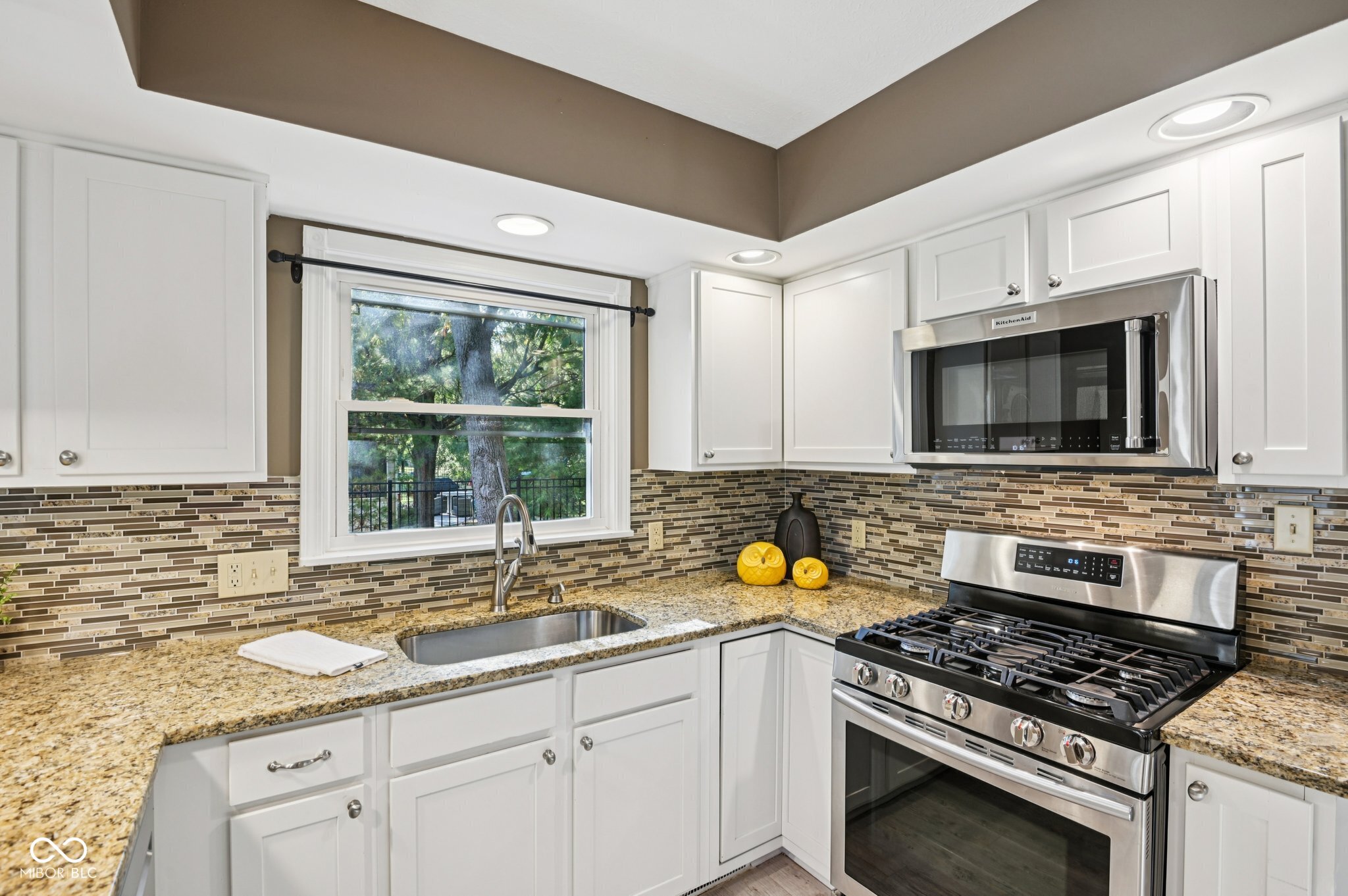 8125 Castle Cove Road