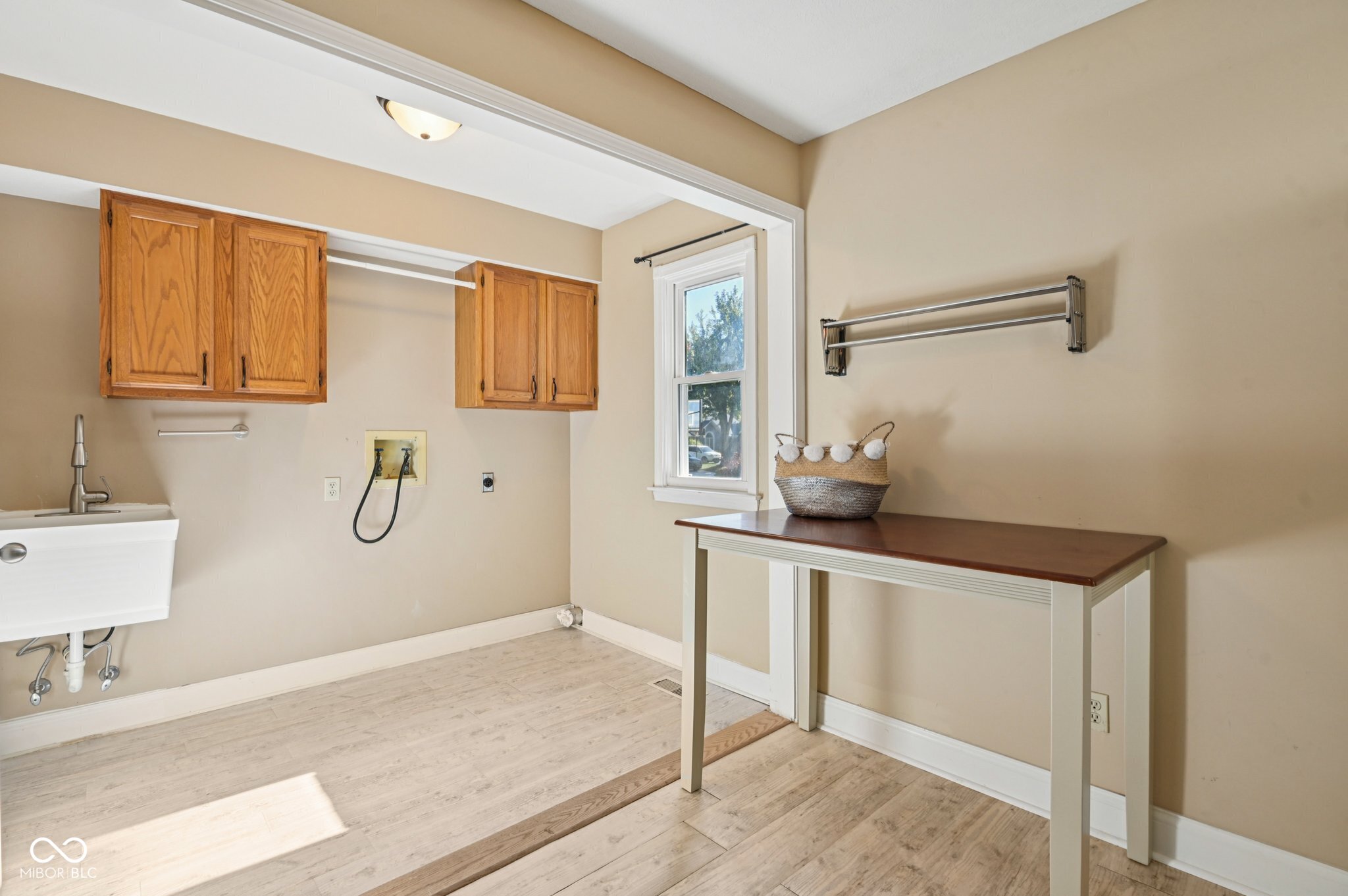 8125 Castle Cove Road