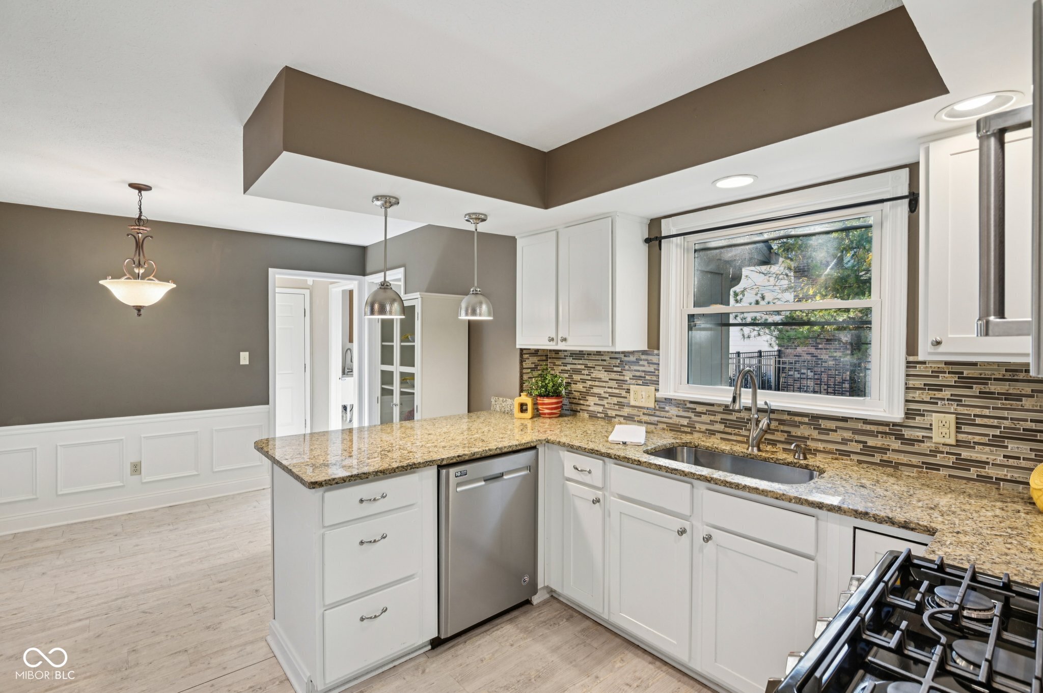 8125 Castle Cove Road