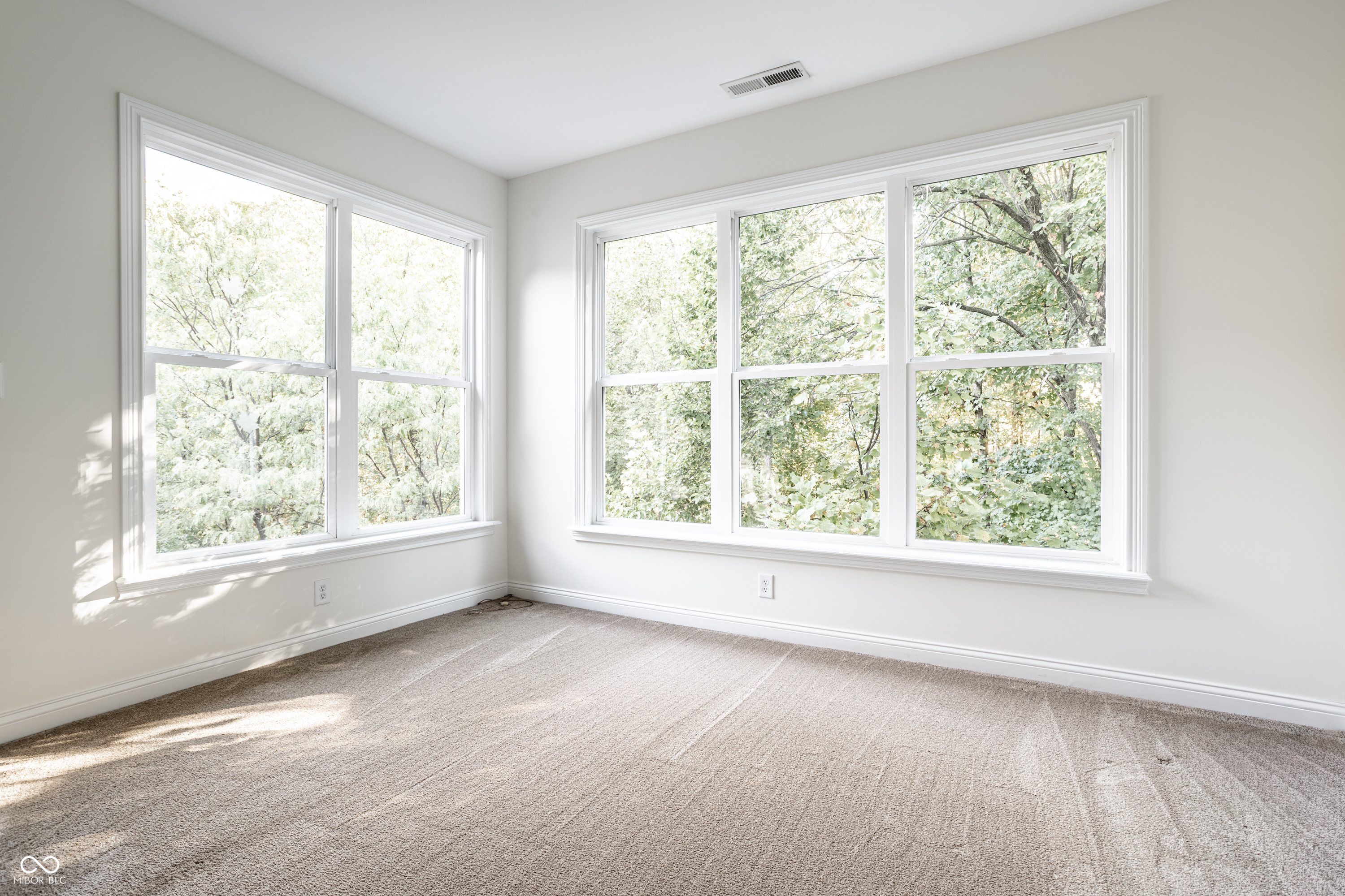 681 Greenford Trail N